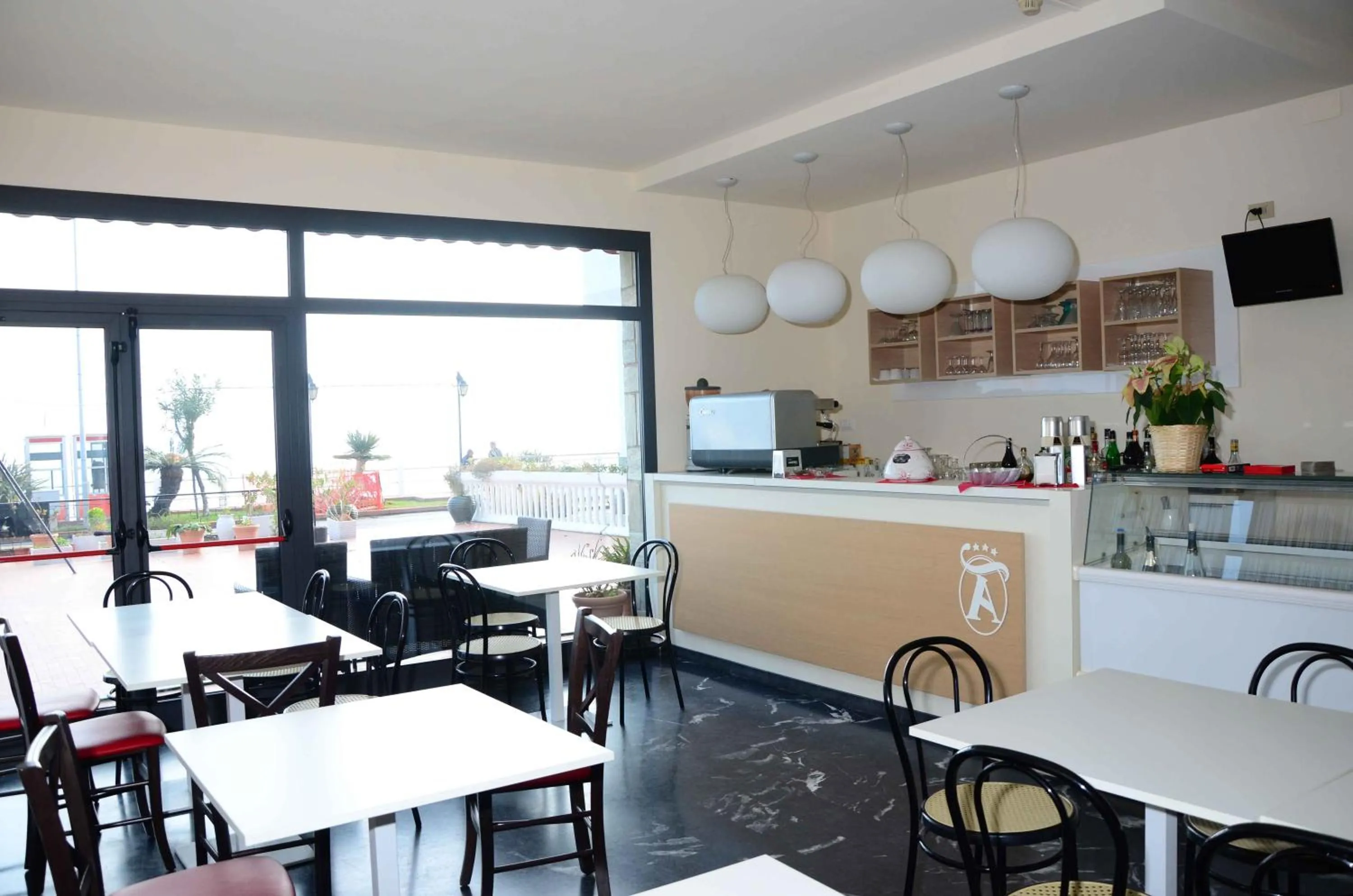 Restaurant/places to eat in Hotel Aquilia