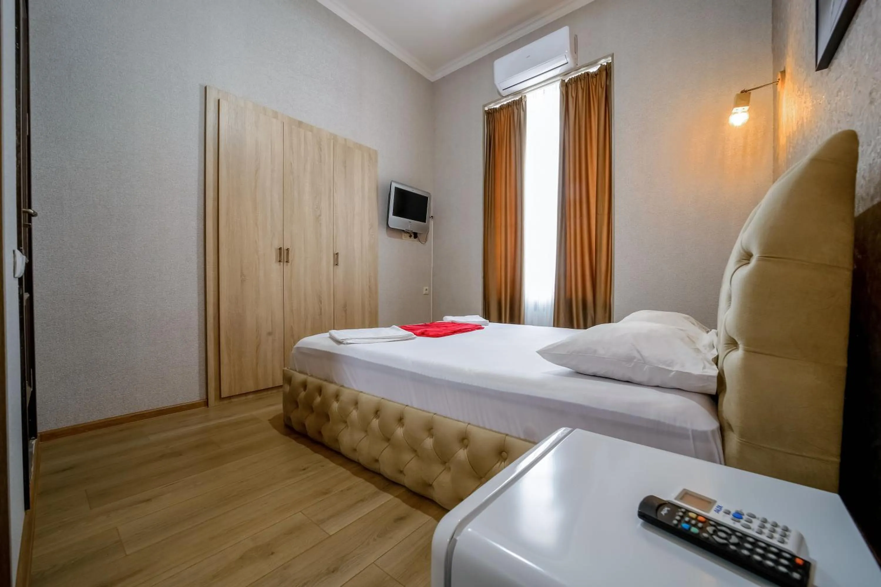 Bed in Hotel Guri