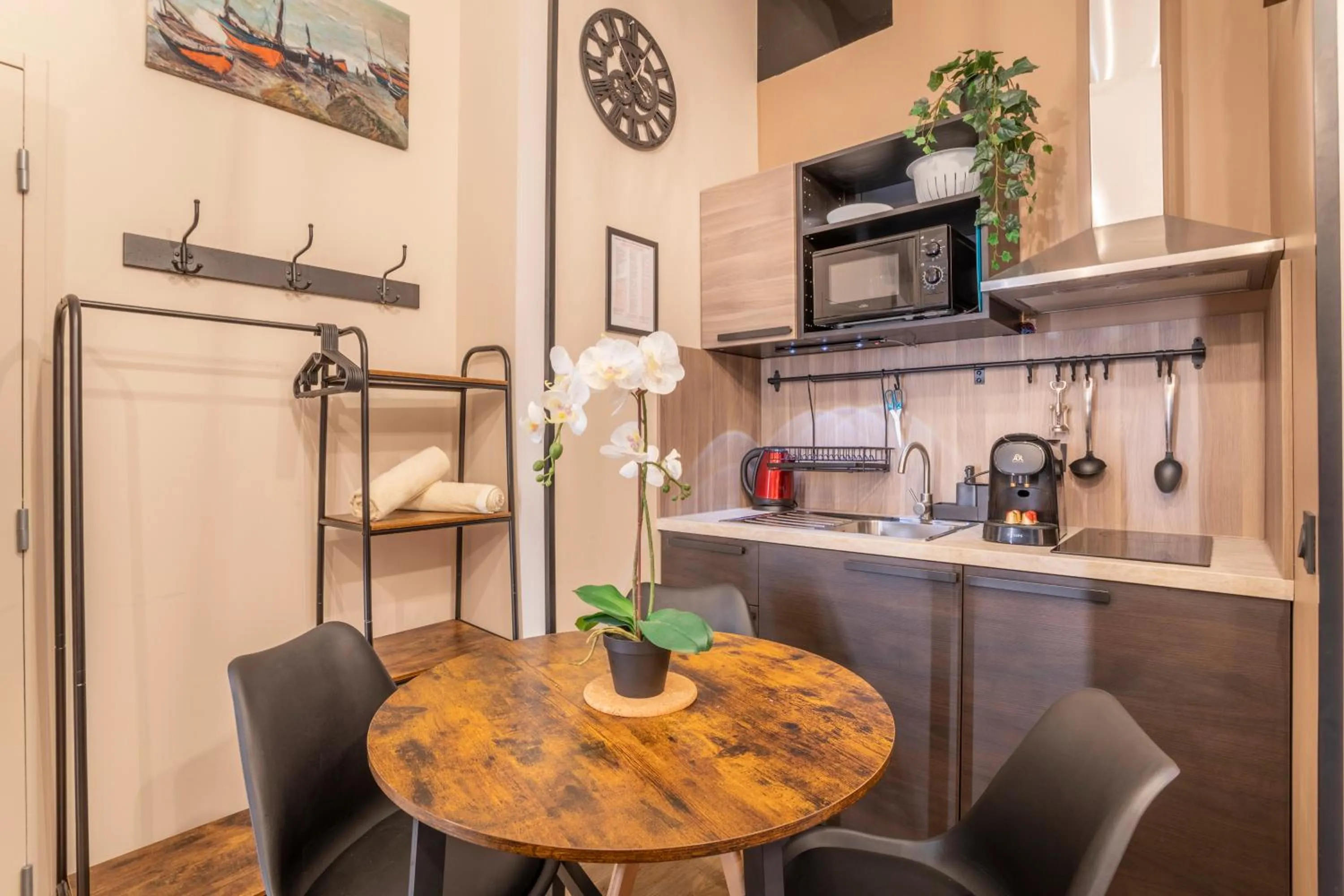 Kitchen or kitchenette in ADIRA Résid'Marseille Vieux-port 2 étoiles