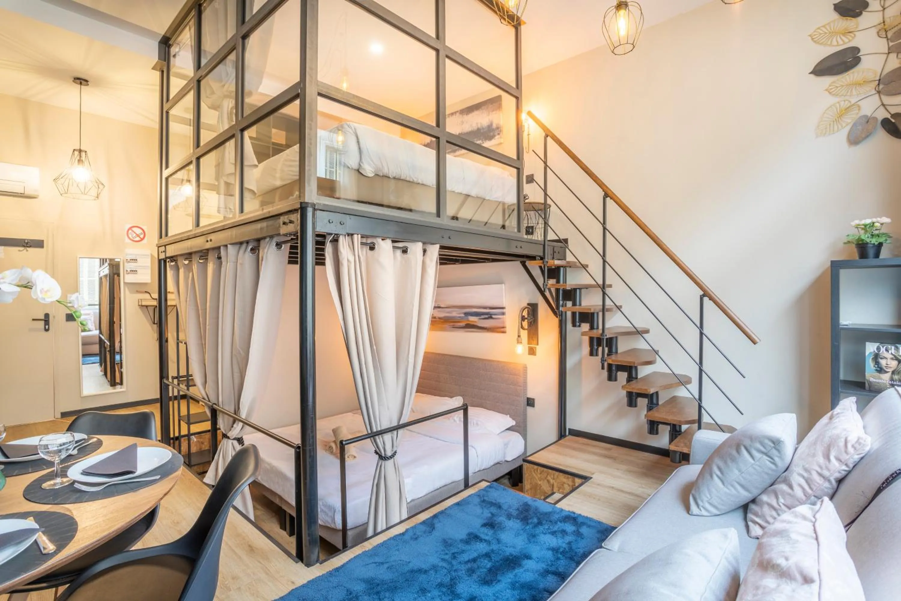 Living room, Bed in ADIRA Résid'Marseille Vieux-port 2 étoiles