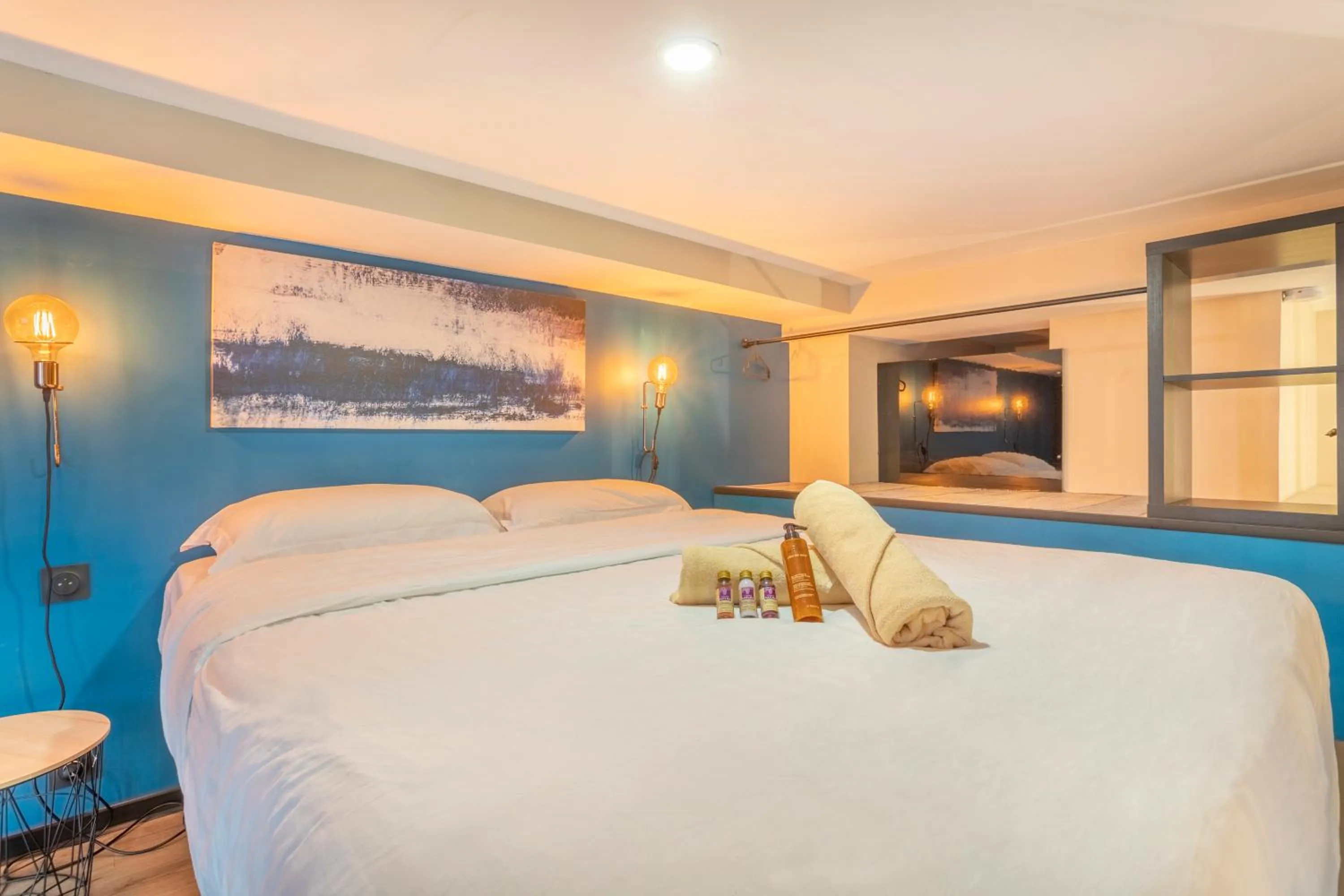 Bed in ADIRA Résid'Marseille Vieux-port 2 étoiles