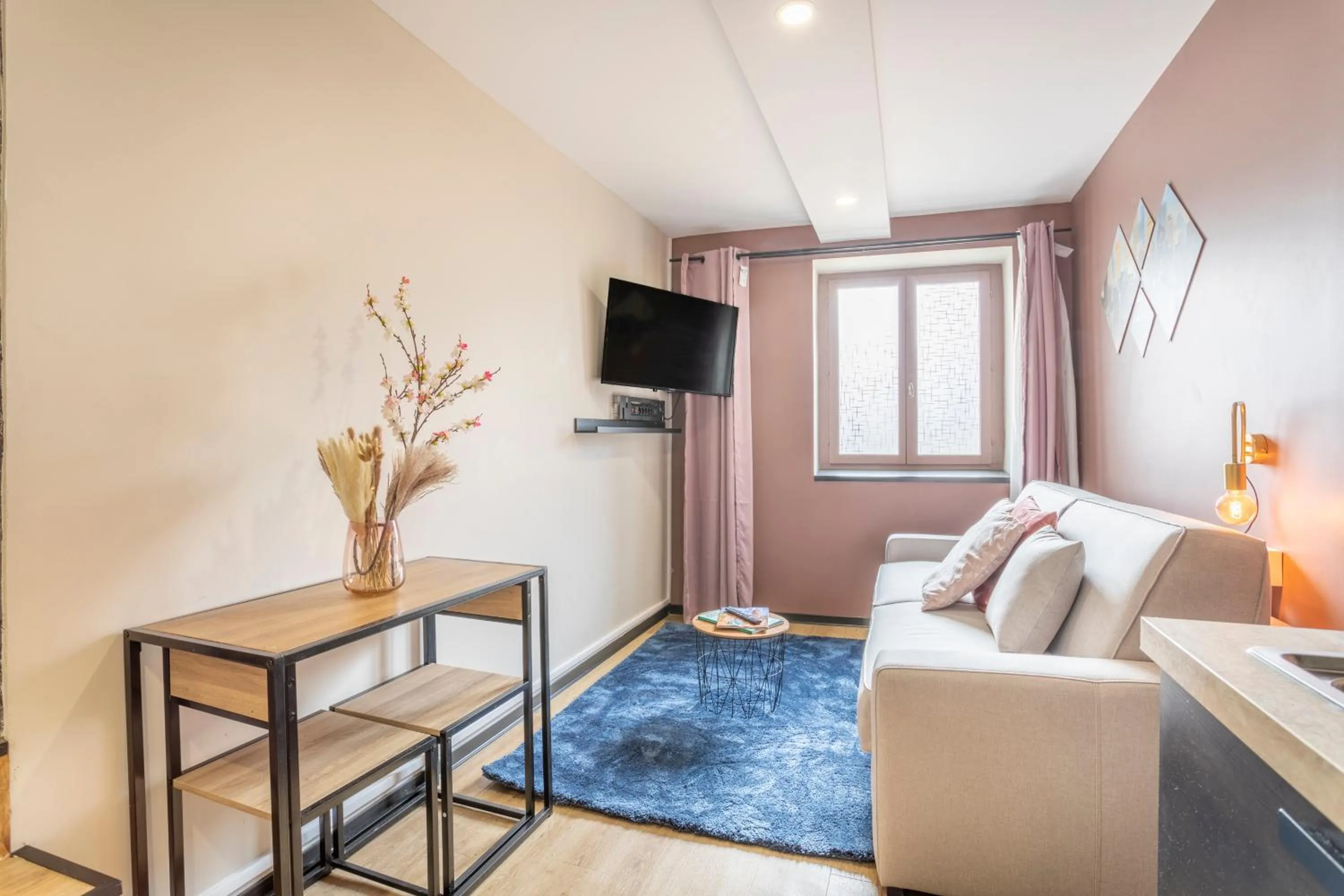 Living room in ADIRA Résid'Marseille Vieux-port 2 étoiles