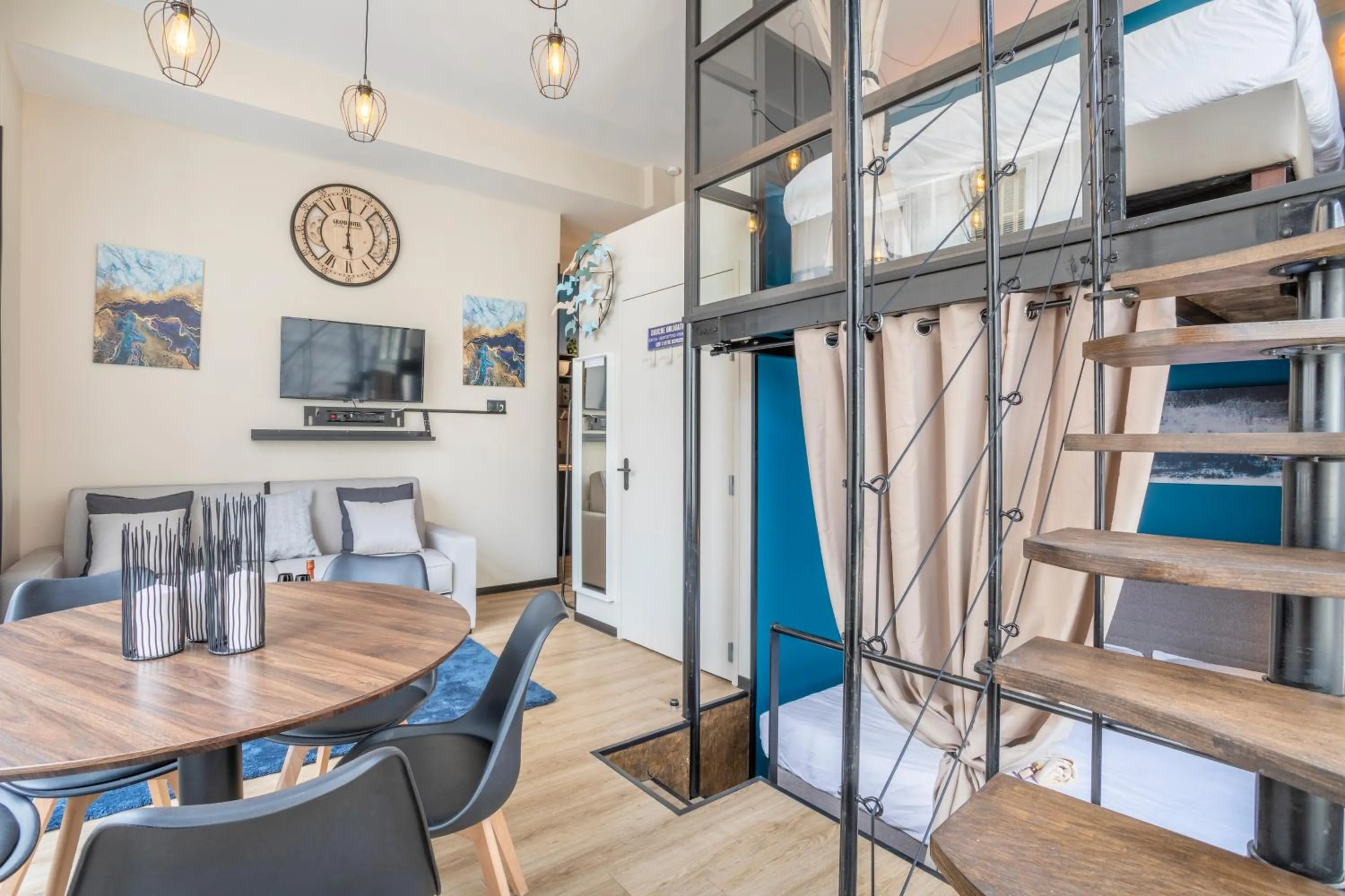 Kitchen or kitchenette in ADIRA Résid'Marseille Vieux-port 2 étoiles