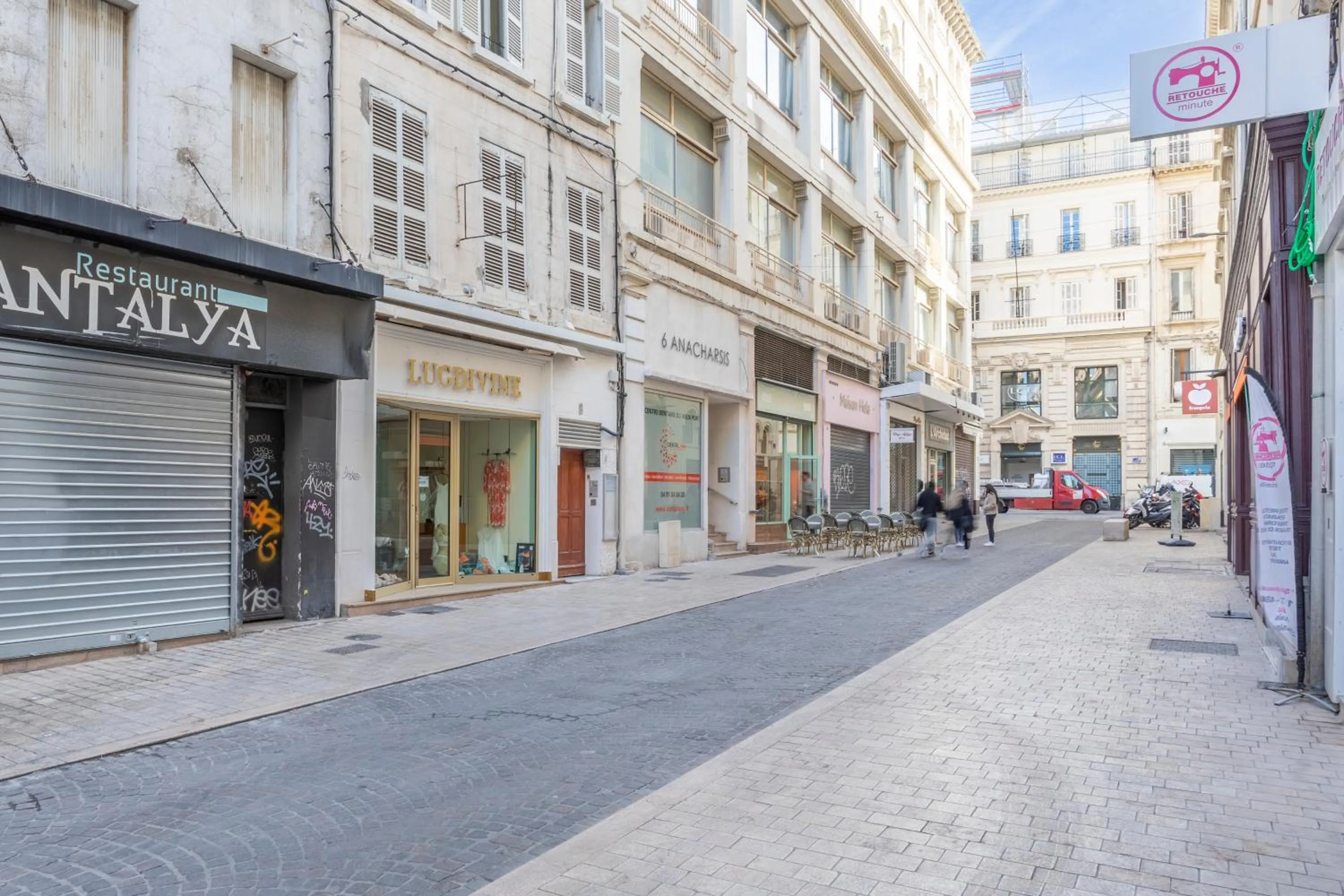 Property building in ADIRA Résid'Marseille Vieux-port 2 étoiles