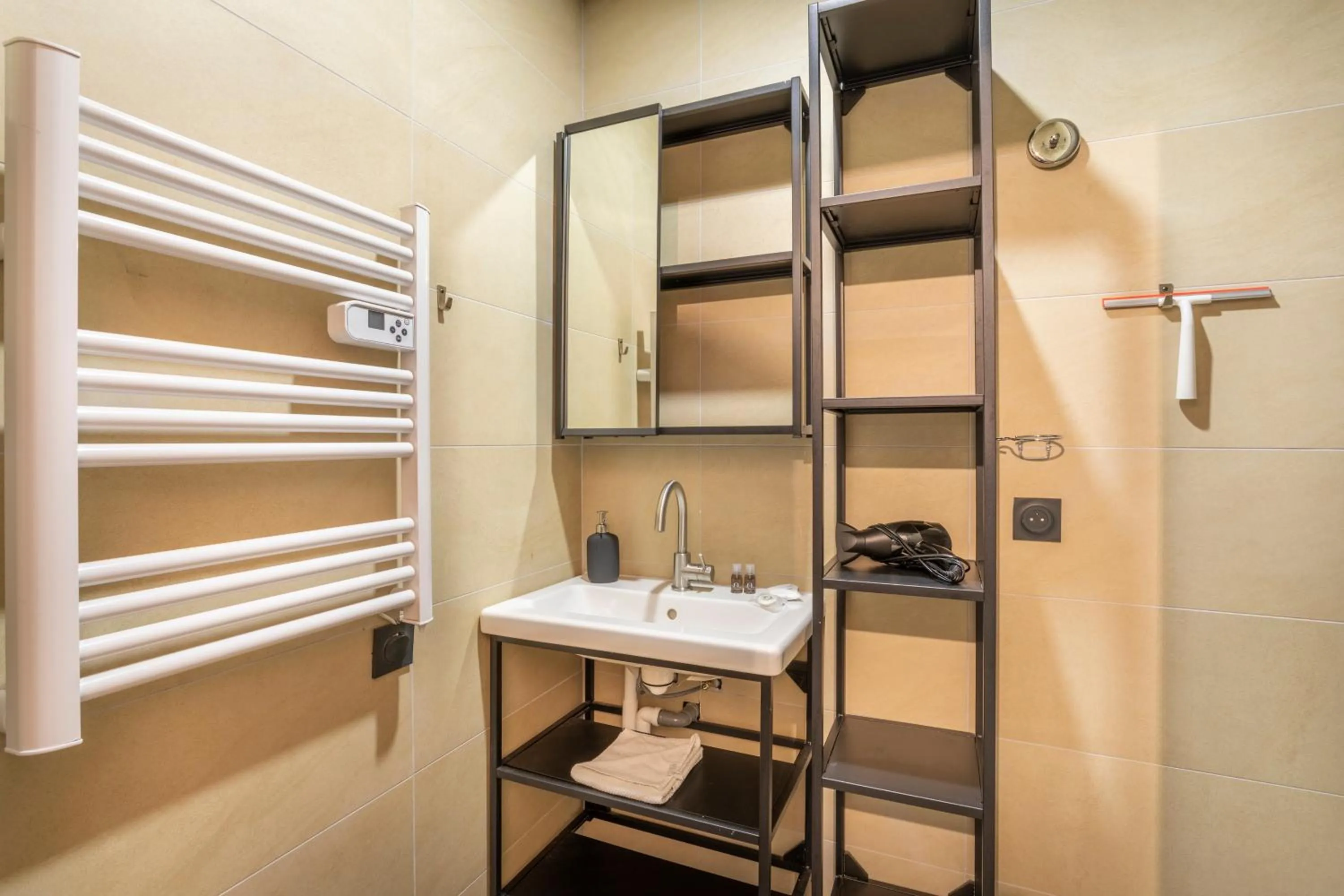 Shower in ADIRA Résid'Marseille Vieux-port 2 étoiles