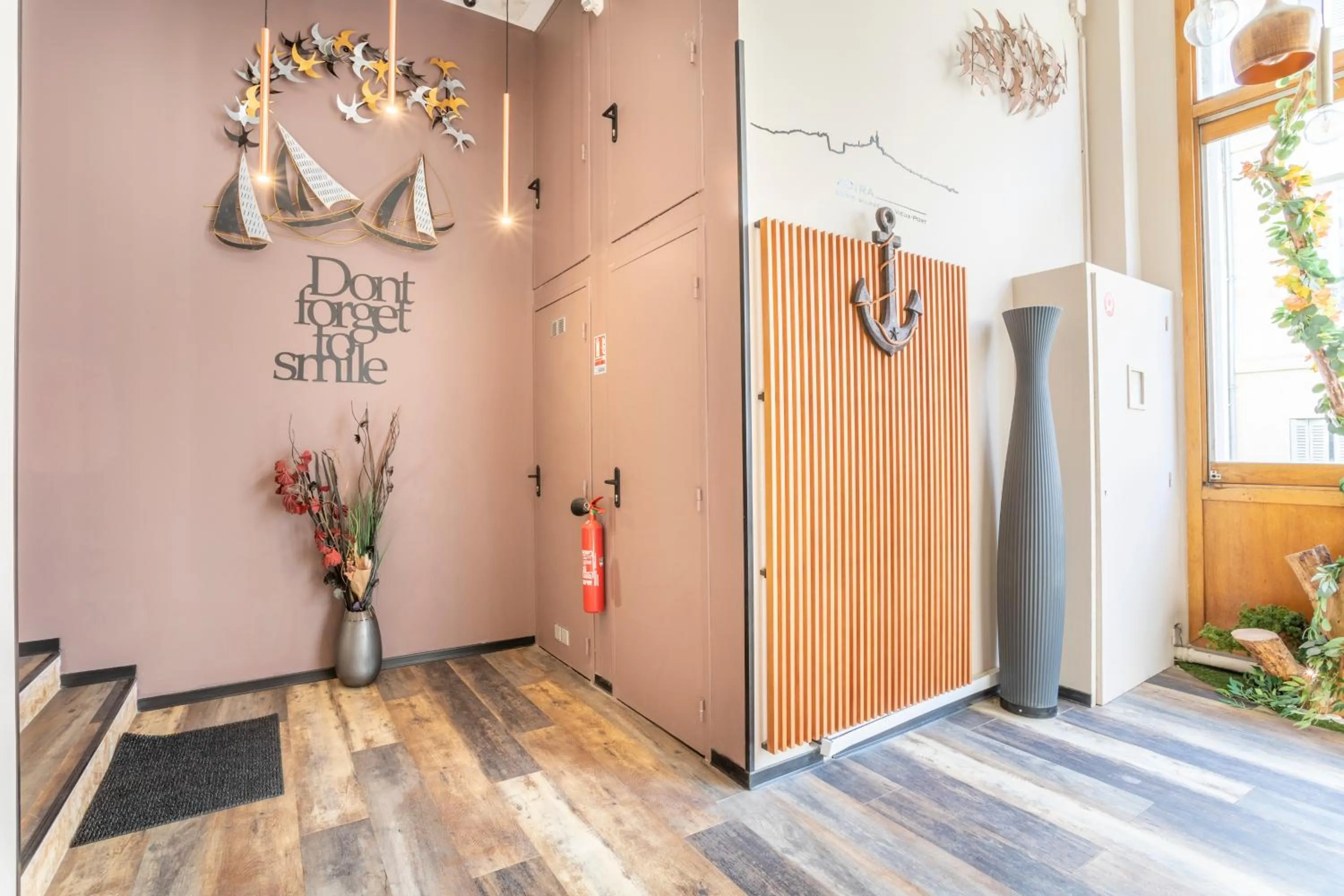 wardrobe in ADIRA Résid'Marseille Vieux-port 2 étoiles