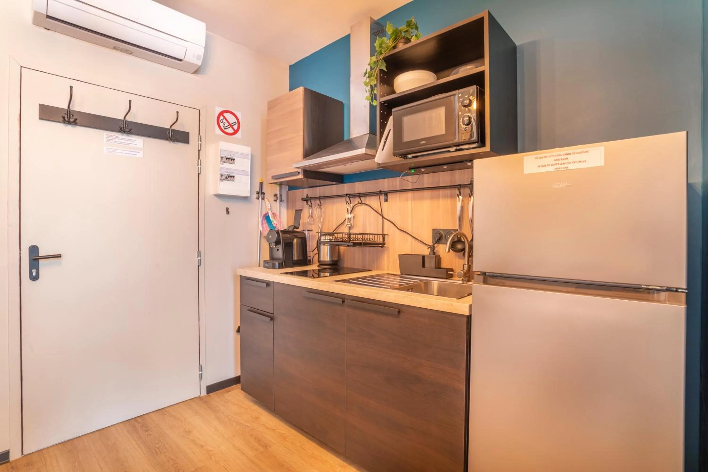 Kitchen or kitchenette in ADIRA Résid'Marseille Vieux-port 2 étoiles