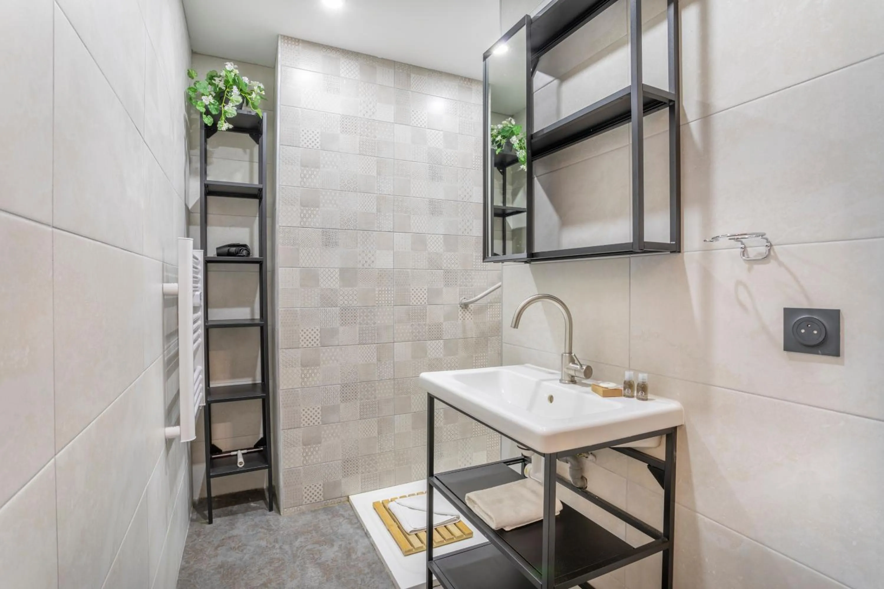 Shower in ADIRA Résid'Marseille Vieux-port 2 étoiles