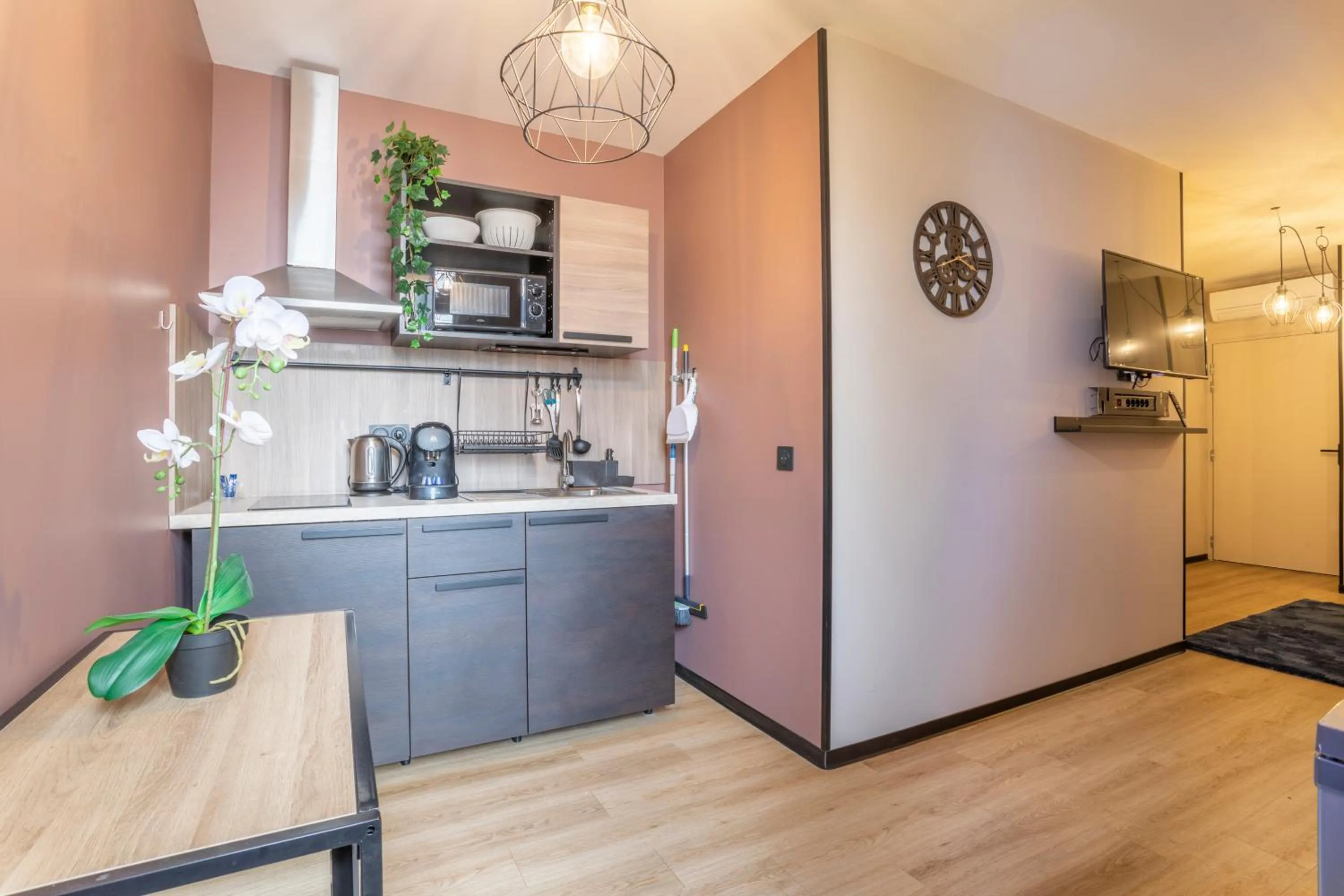 Kitchen or kitchenette in ADIRA Résid'Marseille Vieux-port 2 étoiles