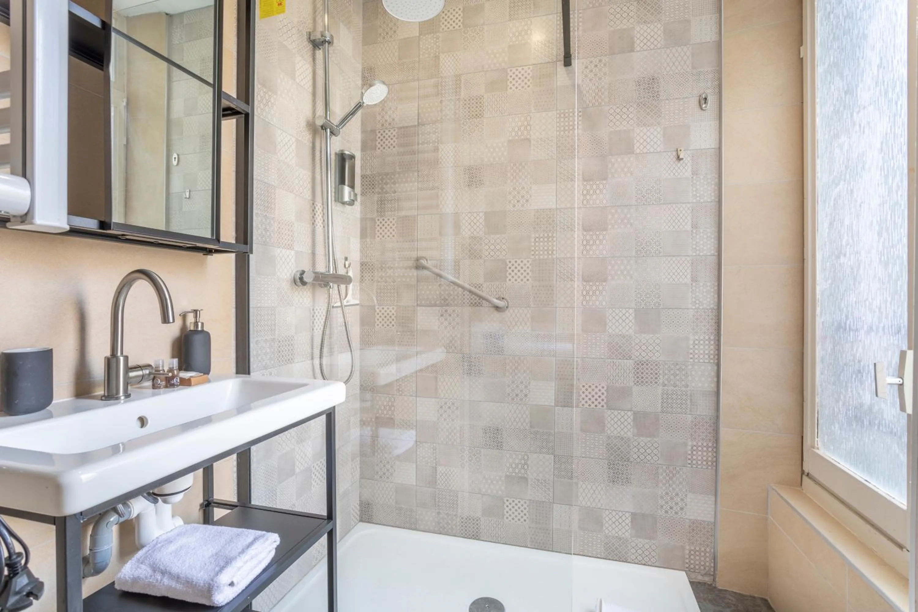 Shower in ADIRA Résid'Marseille Vieux-port 2 étoiles