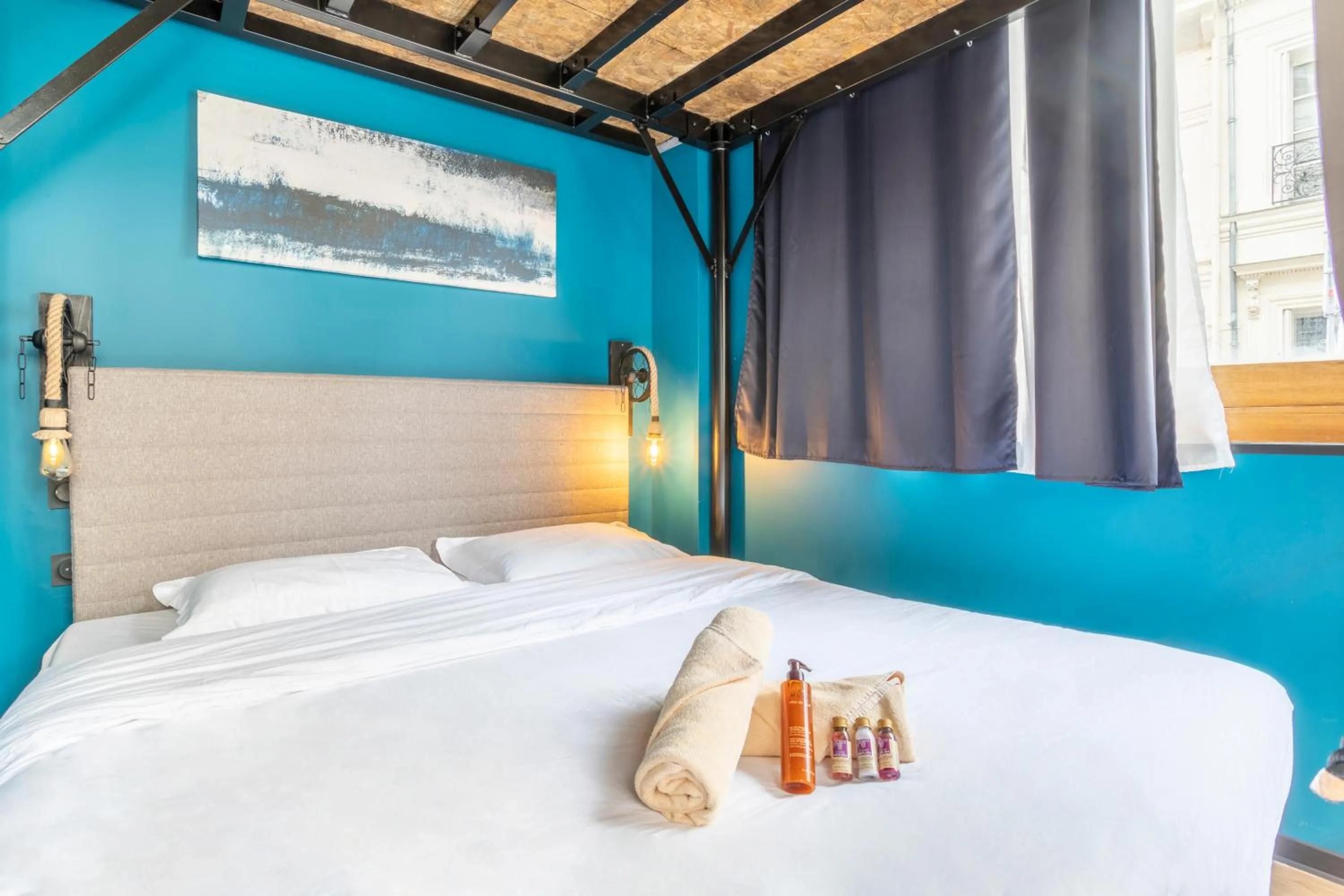 Photo of the whole room, Bed in ADIRA Résid'Marseille Vieux-port 2 étoiles