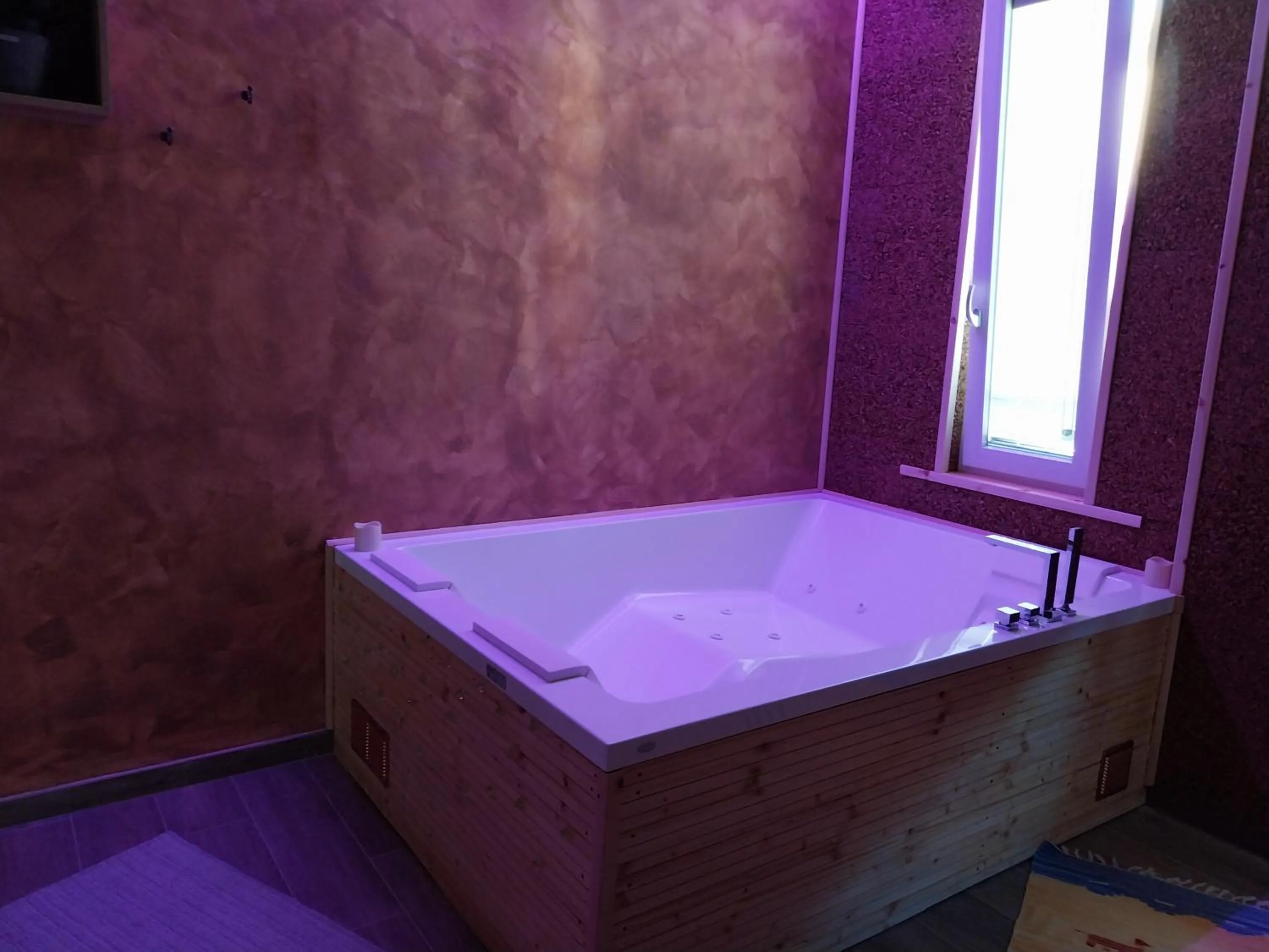 Hot Tub in Boutique Relais Villa Sofia