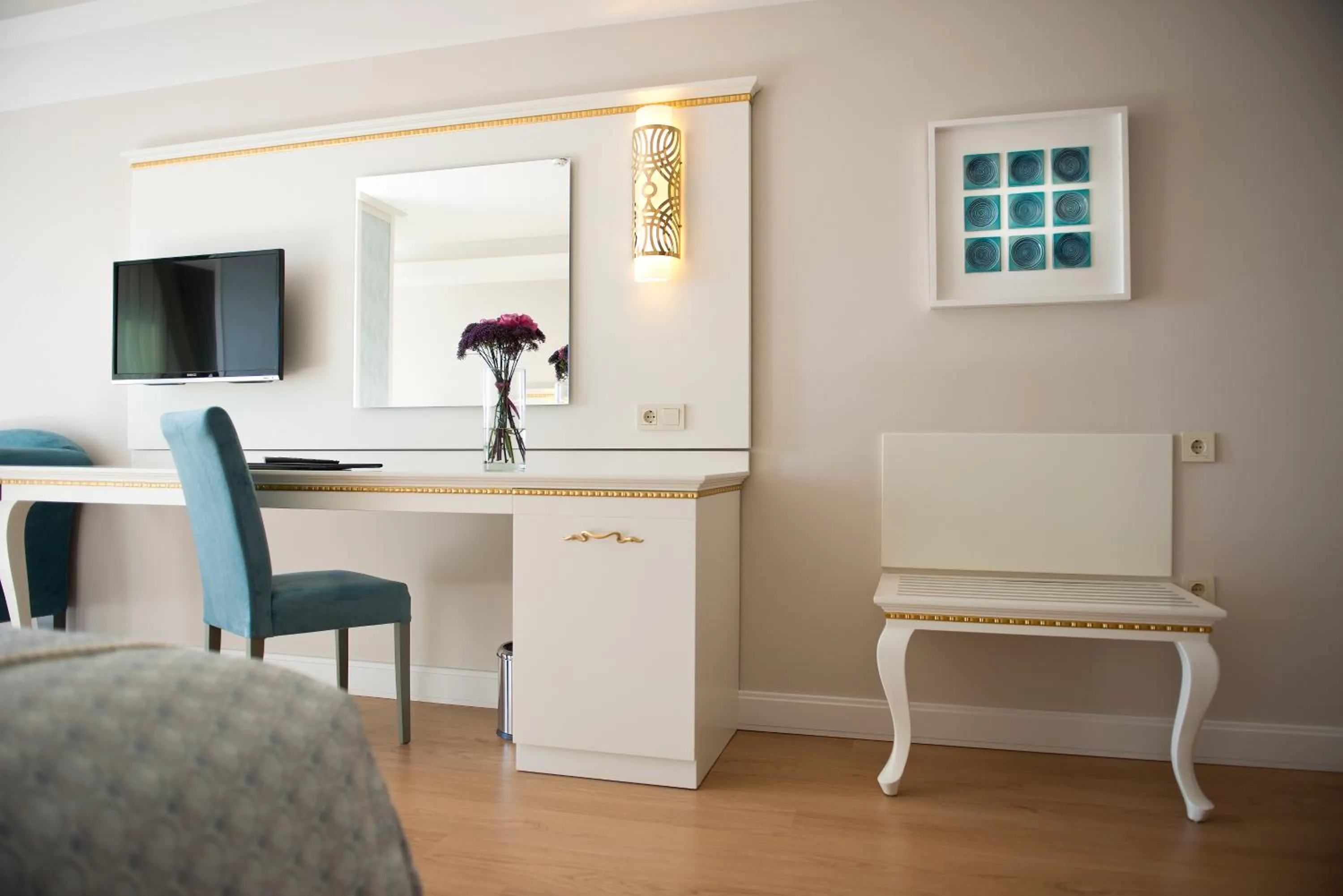 TV and multimedia in Prime Boutique Hotel