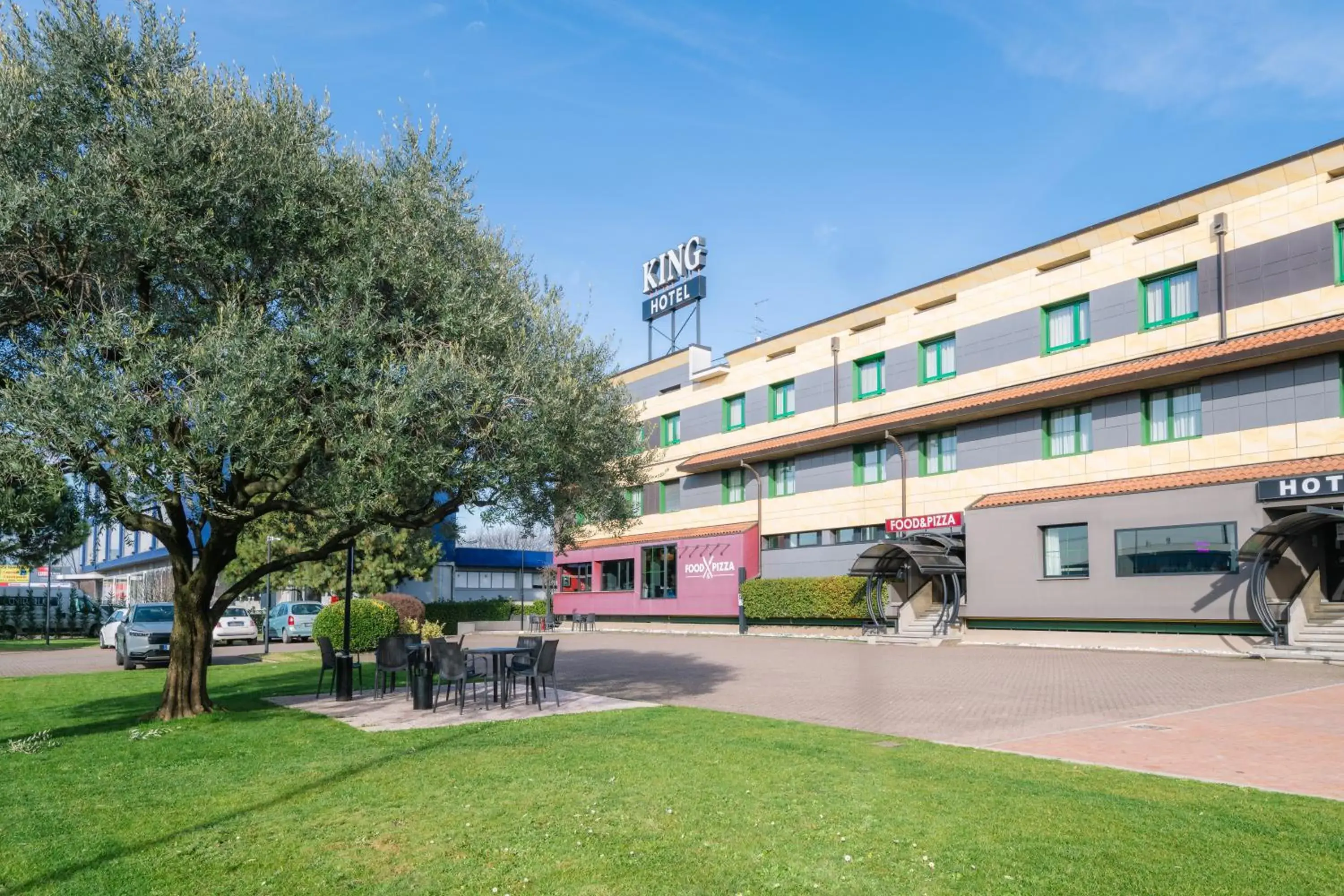 Property building in Smart Hotel King, by R Collection Hotels Property building in Smart Hotel King, by R Collection Hotels