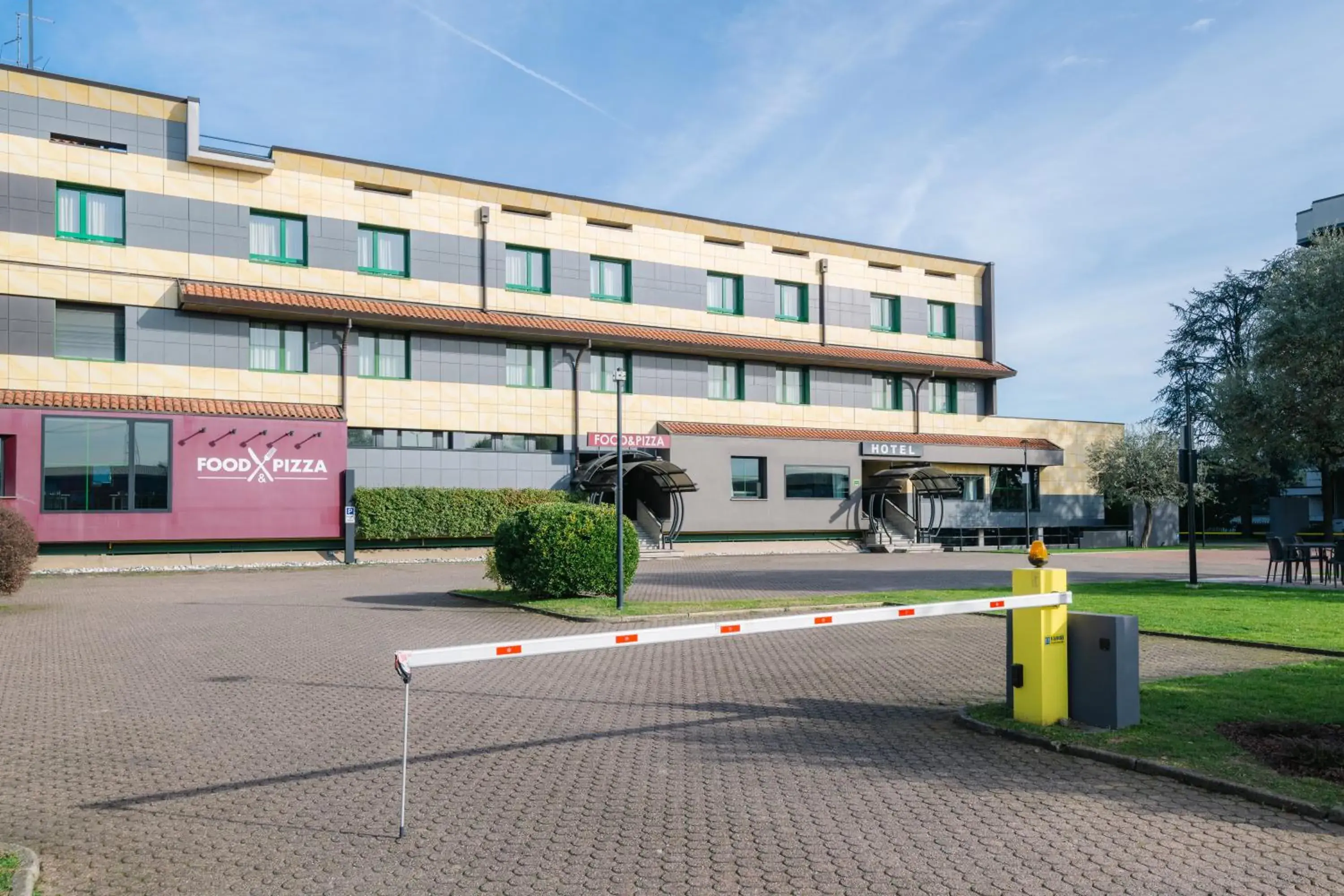 Property building in Smart Hotel King, by R Collection Hotels Property building in Smart Hotel King, by R Collection Hotels