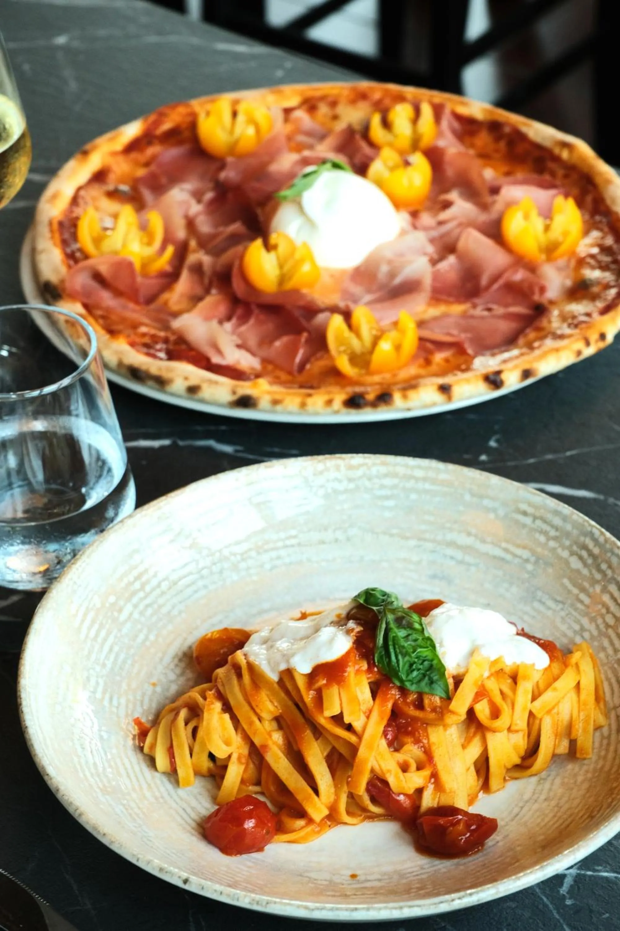 Restaurant/places to eat in Smart Hotel King, by R Collection Hotels