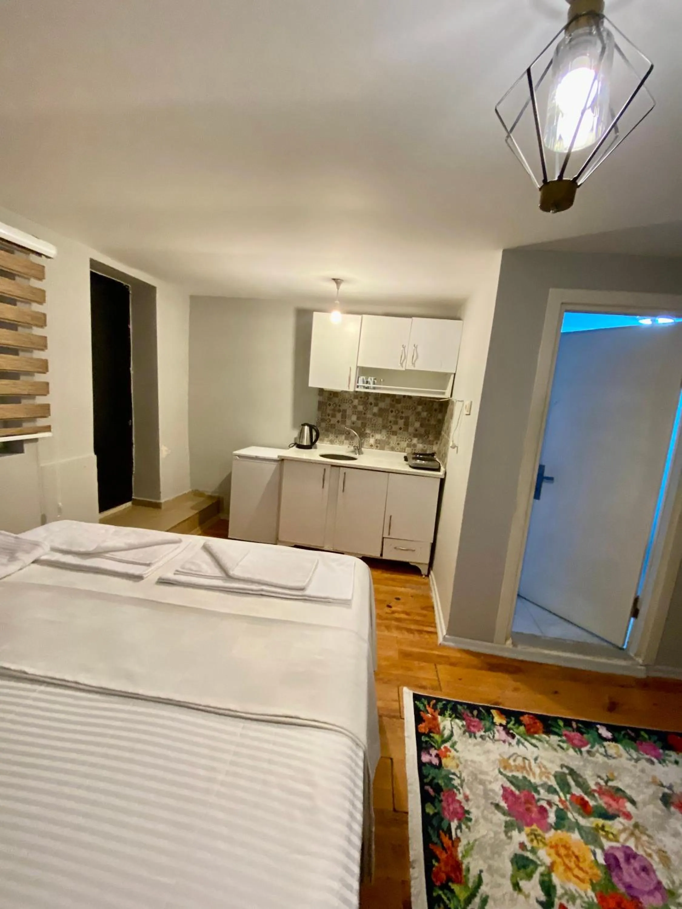 Kitchen or kitchenette, Bed in Zelya Istanbul Flats