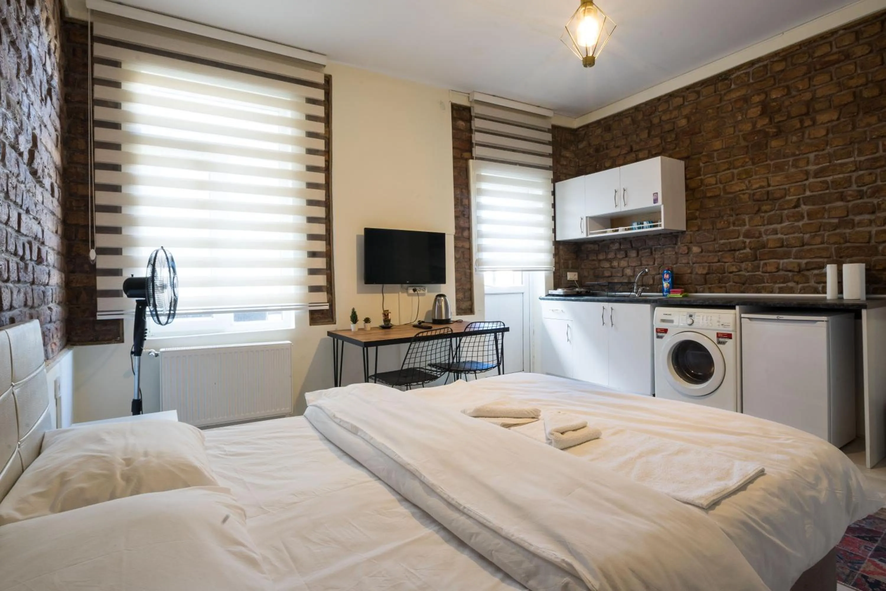 Kitchen or kitchenette, Bed in Zelya Istanbul Flats