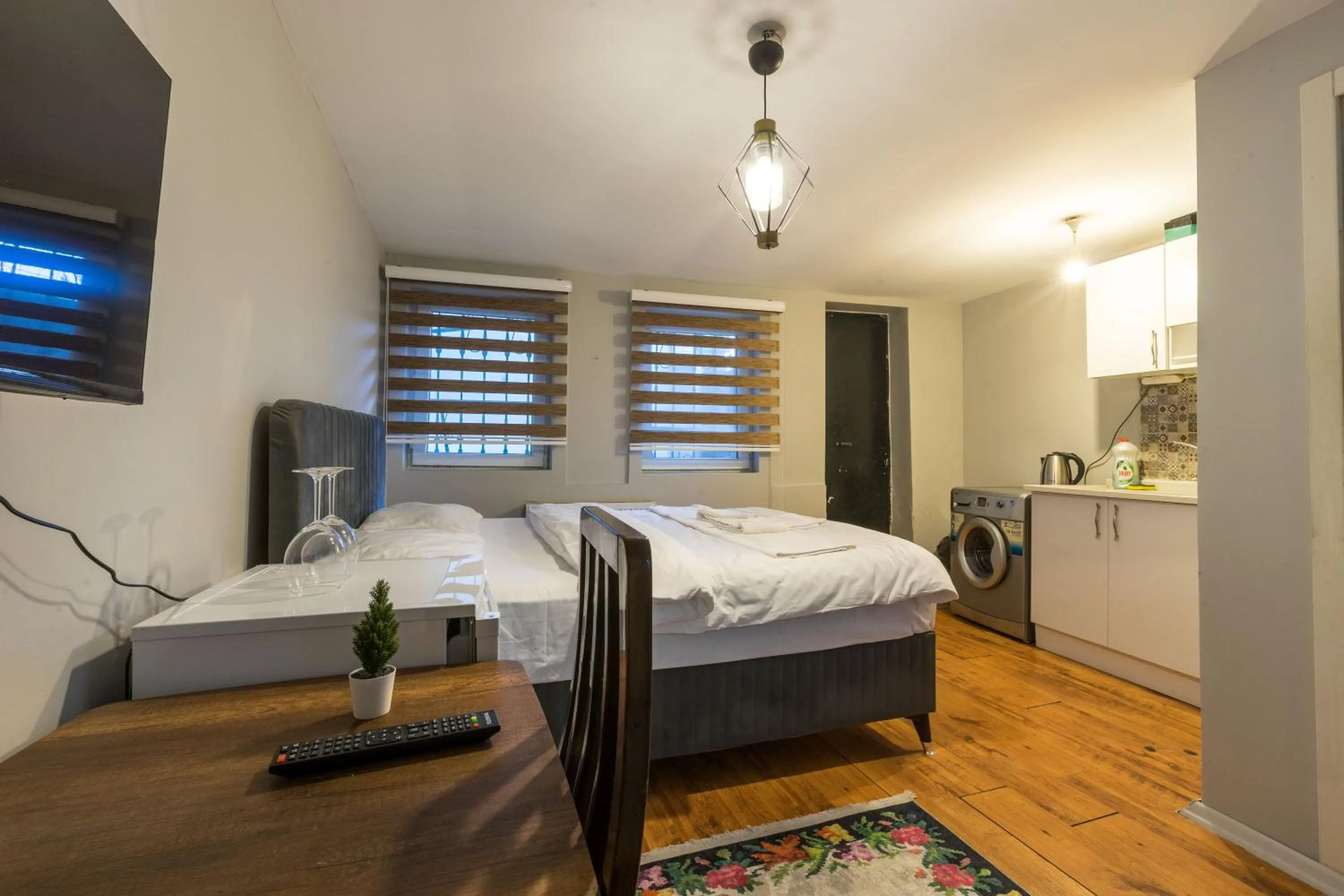 TV and multimedia, Bed in Zelya Istanbul Flats