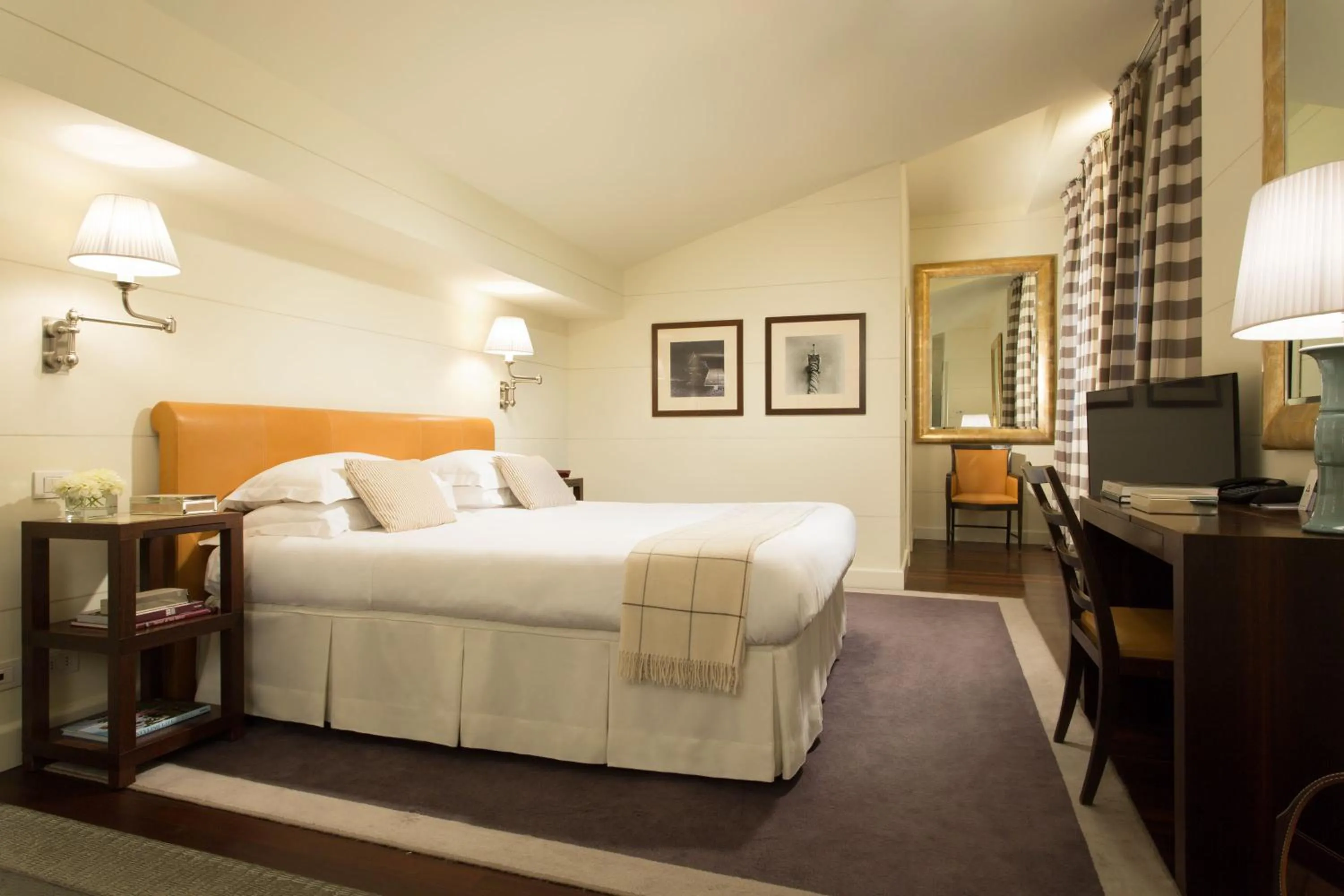 Bedroom, Bed in Gallery Hotel Art - Lungarno Collection