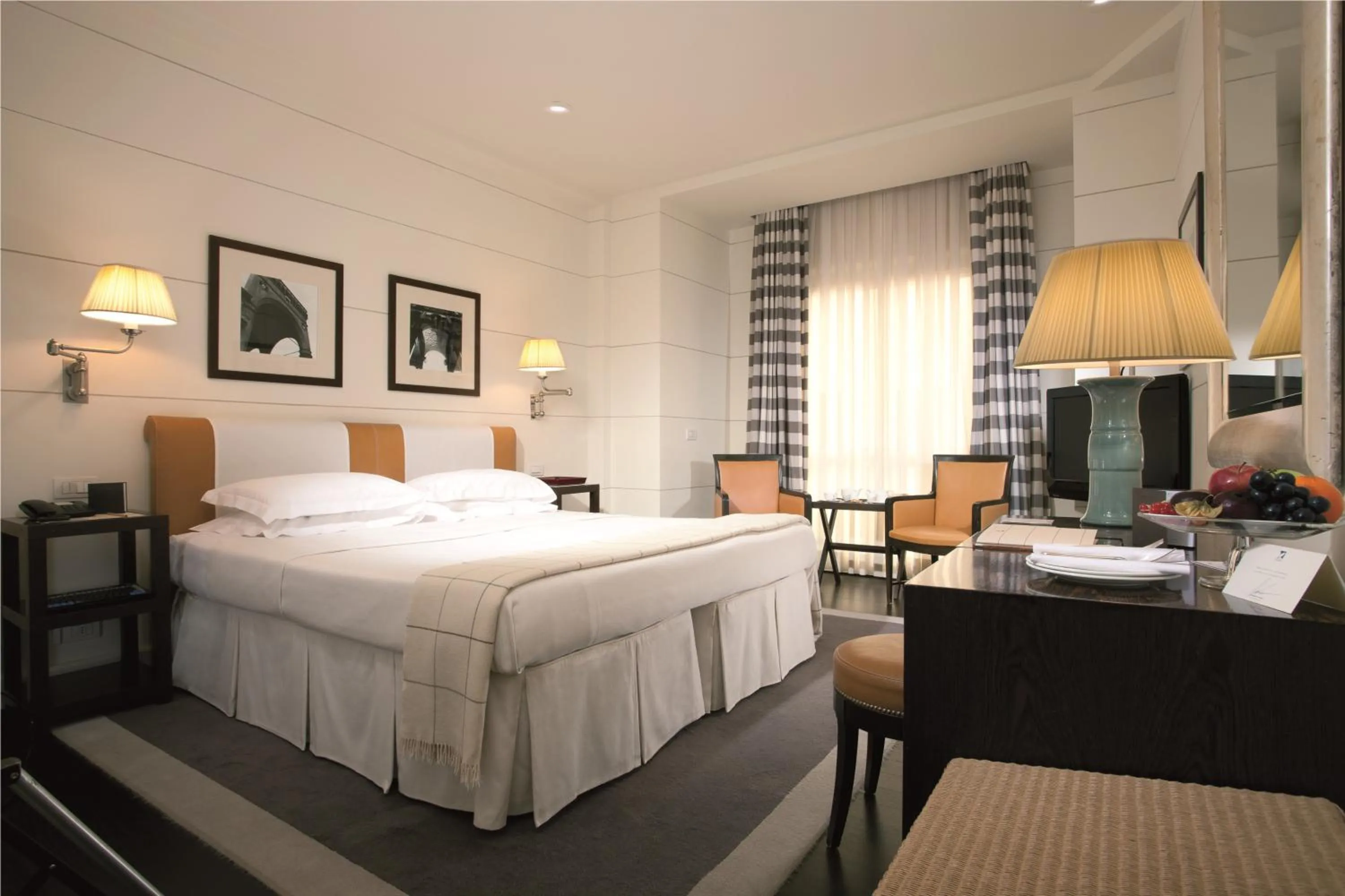 Bed in Gallery Hotel Art - Lungarno Collection