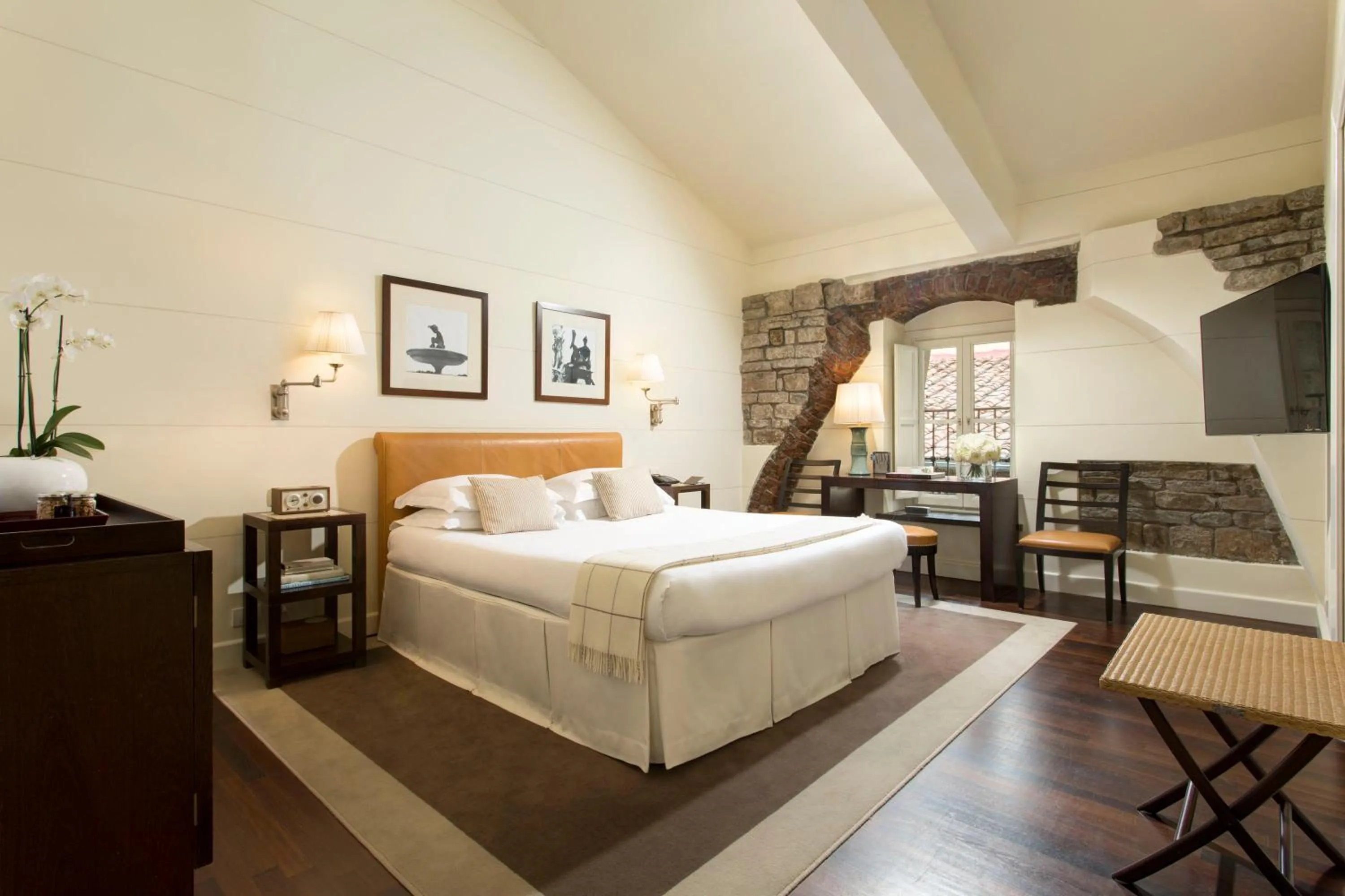 Bedroom, Bed in Gallery Hotel Art - Lungarno Collection