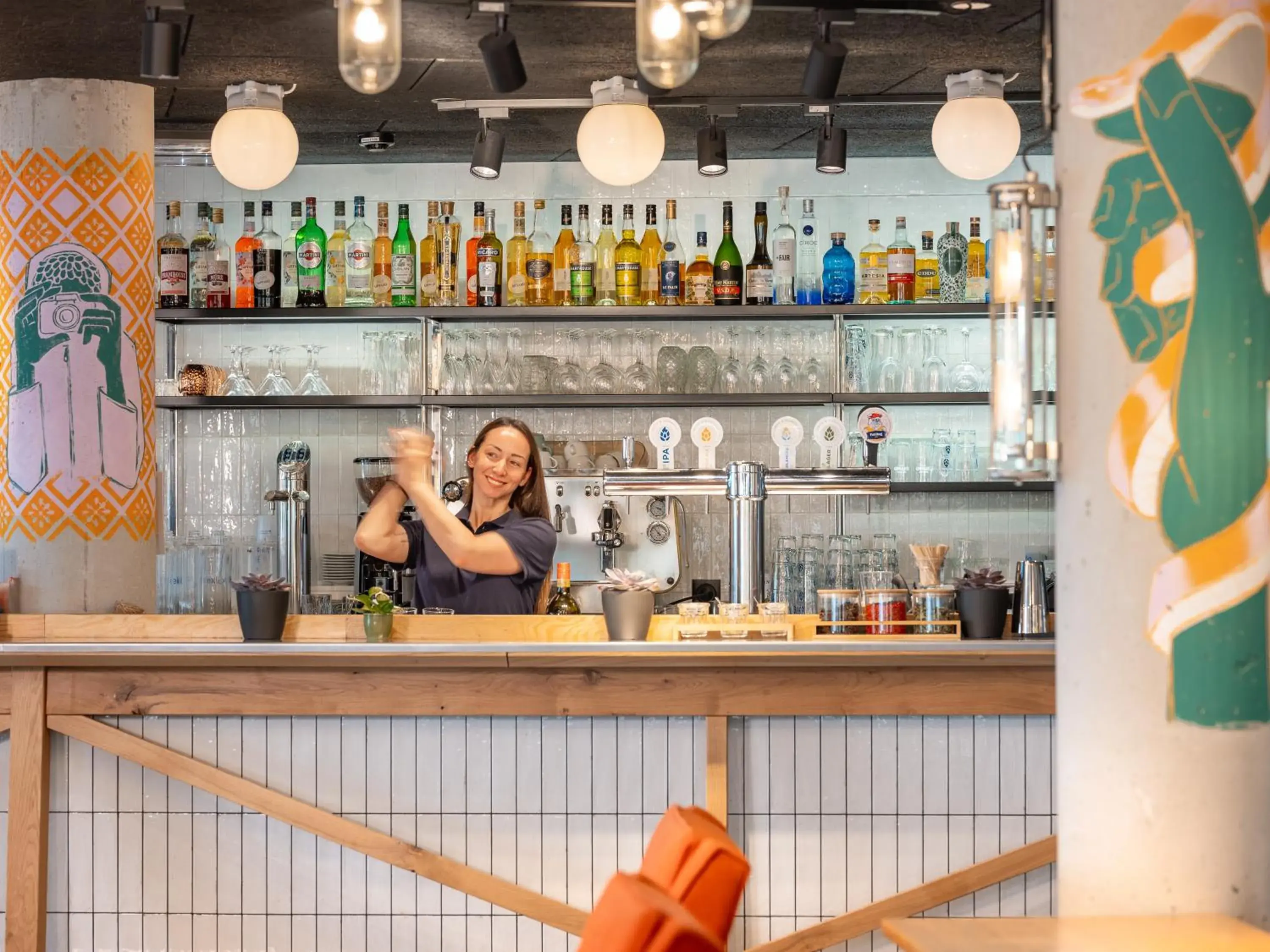 Lounge or bar in Eklo Hotels Paris Roissy CDG Airport Lounge or bar in Eklo Hotels Paris Roissy CDG Airport