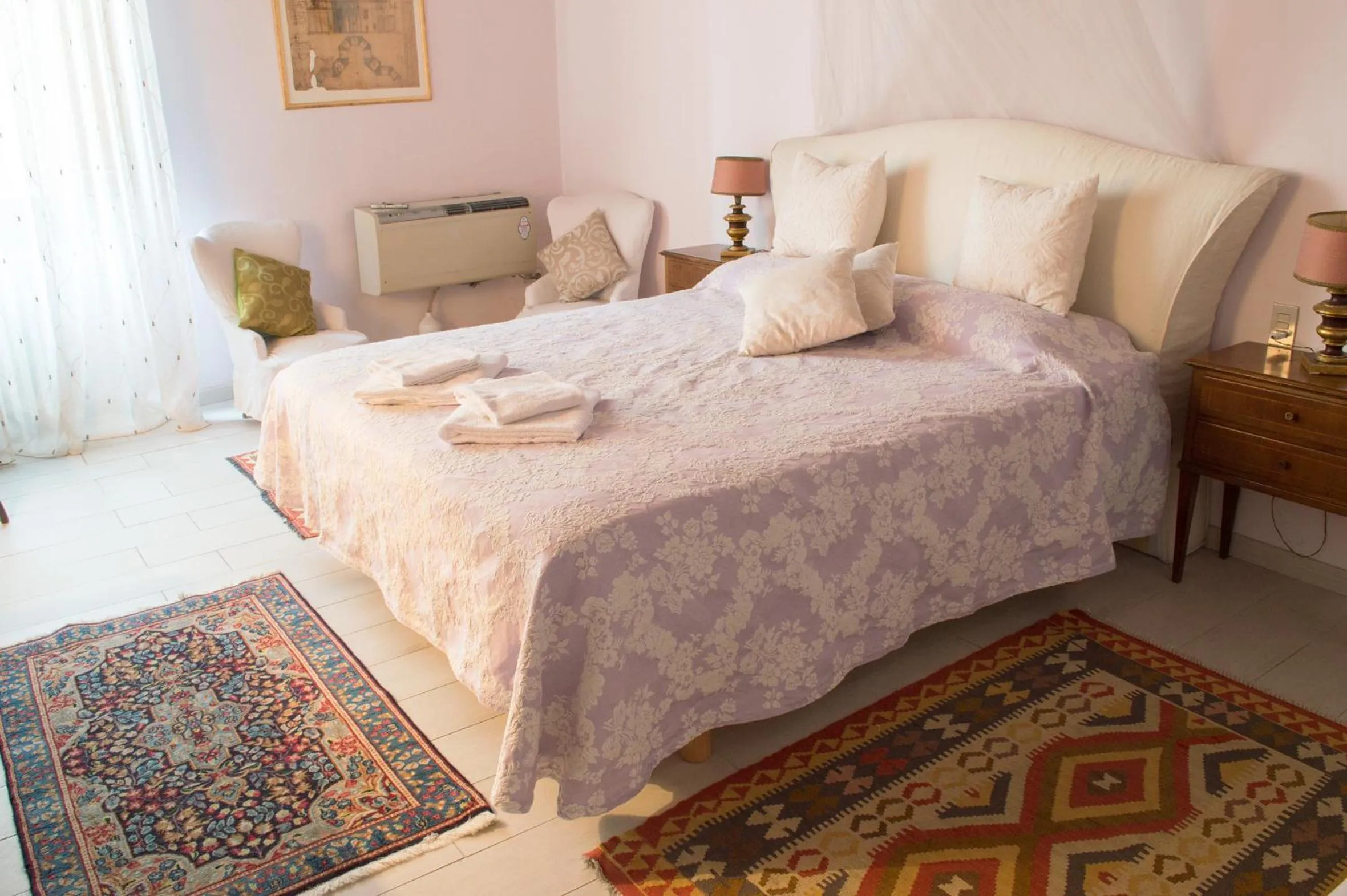 Day, Bed in La Rosa Townhouse