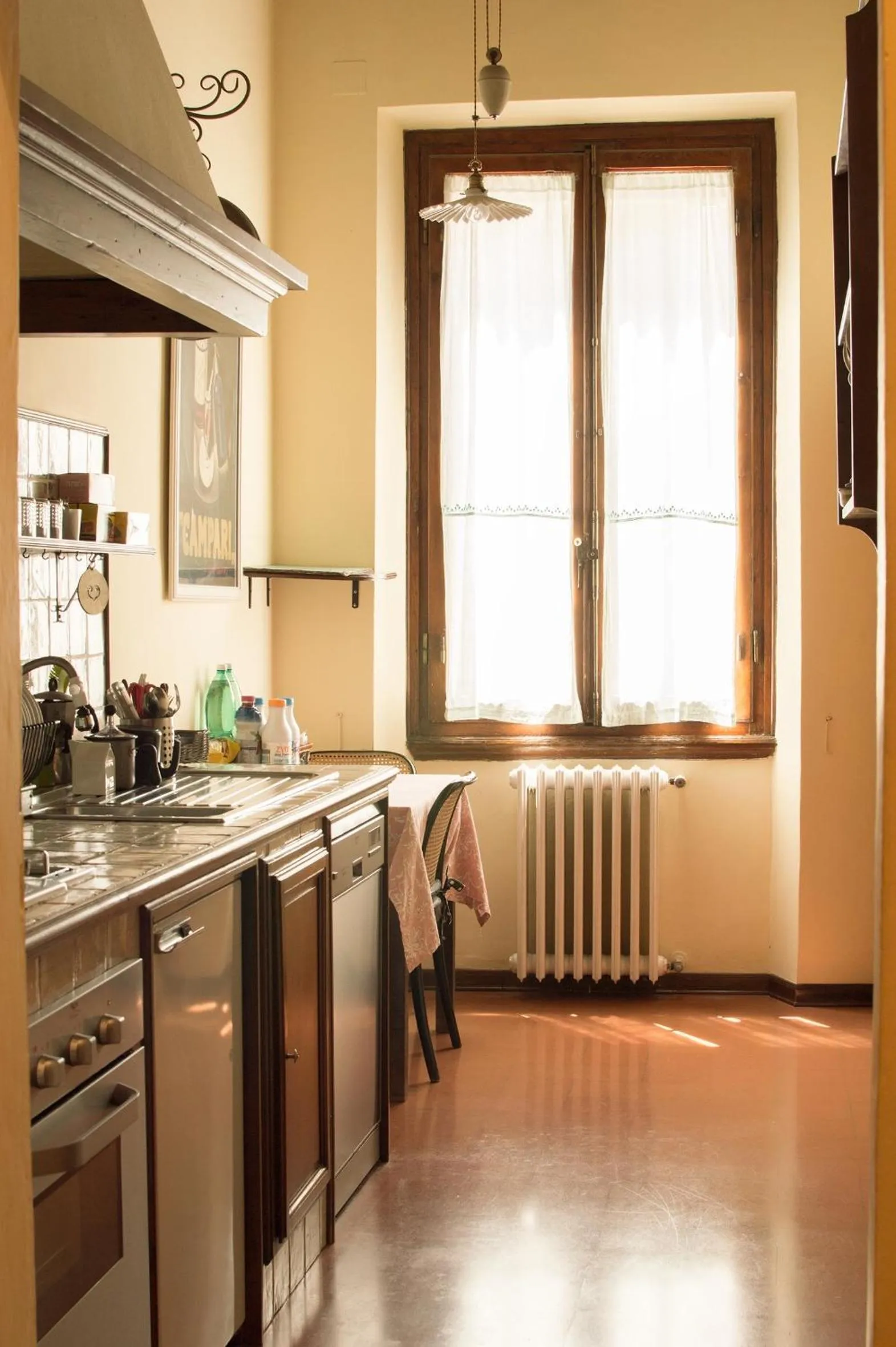 Kitchen or kitchenette in La Rosa Townhouse