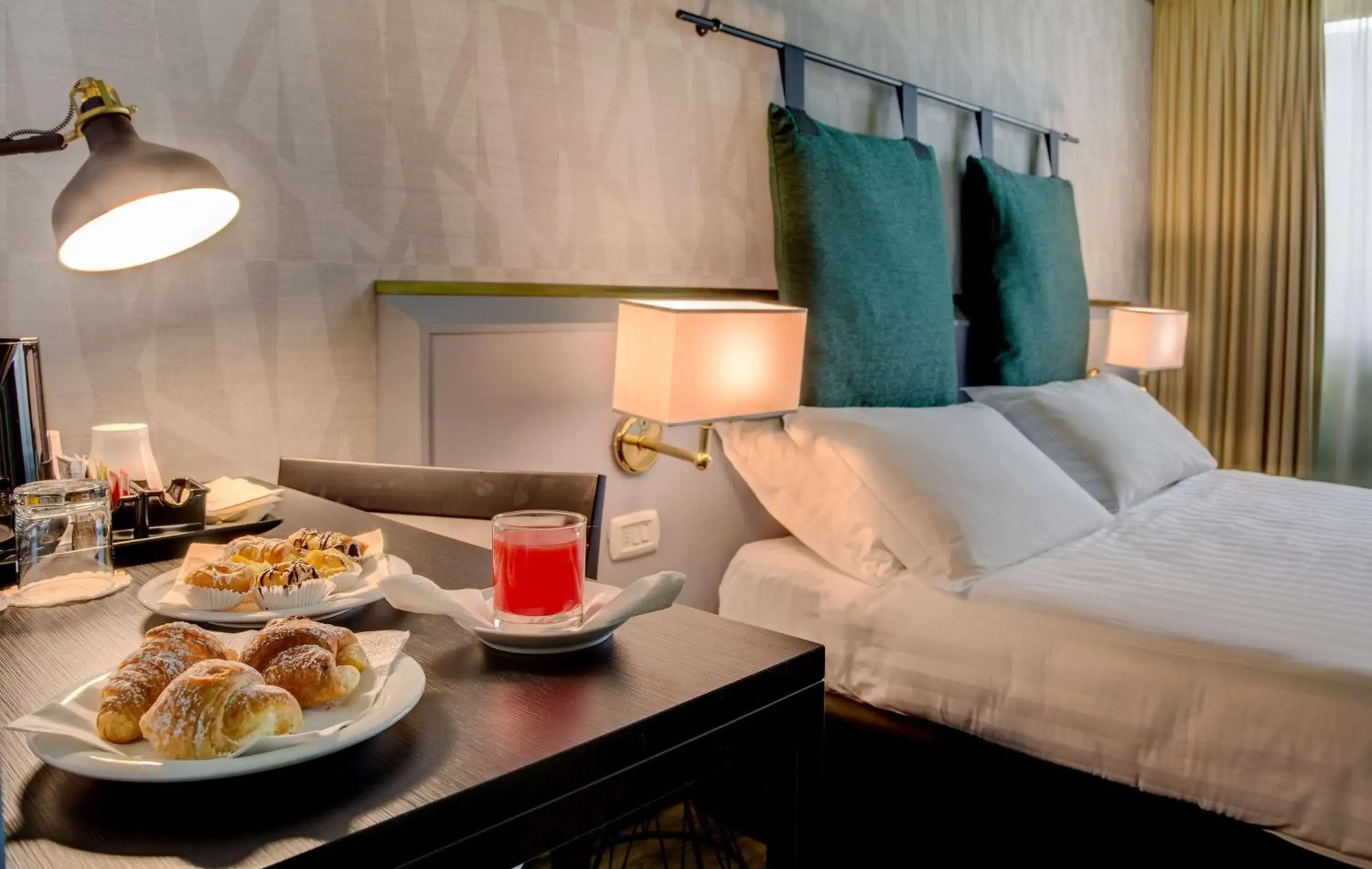 Classic Double Room in Best Western Plus CHC Florence Classic Double Room in Best Western Plus CHC Florence