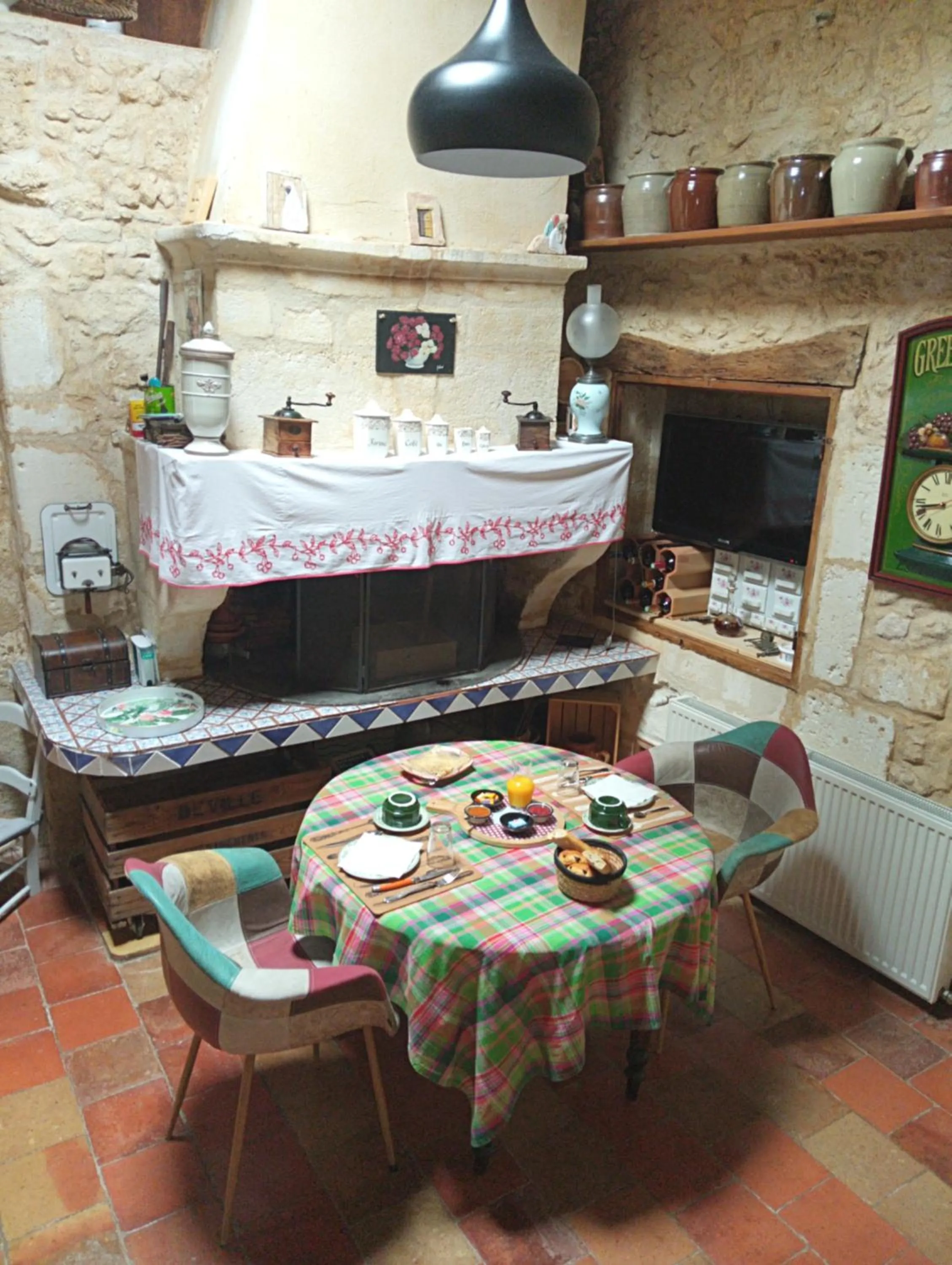 Continental breakfast in La Girondine