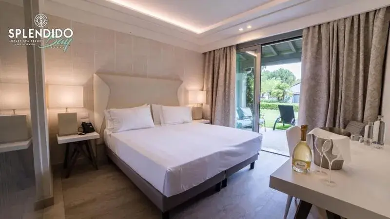 Photo of the whole room, Bed in Splendido Bay Luxury Spa Resort Photo of the whole room, Bed in Splendido Bay Luxury Spa Resort