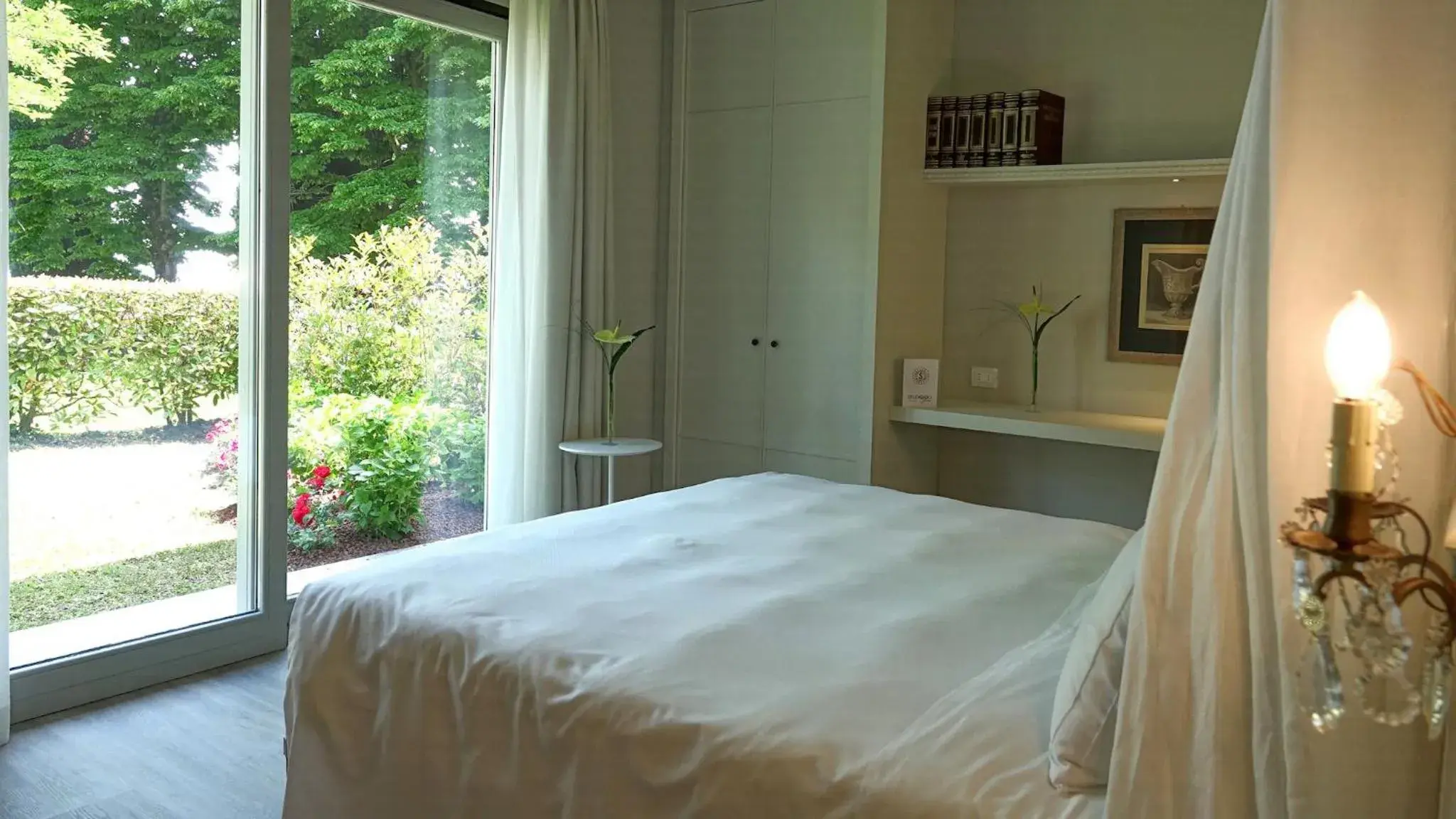 Bed in Splendido Bay Luxury Spa Resort Bed in Splendido Bay Luxury Spa Resort