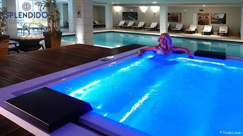 Hot Tub in Splendido Bay Luxury Spa Resort
