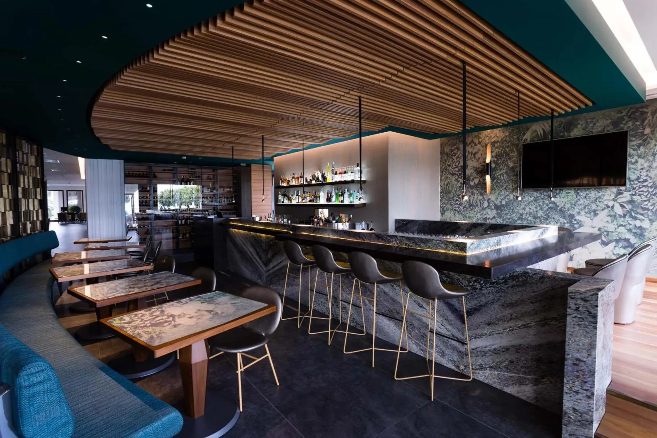 Lounge or bar in Splendido Bay Luxury Spa Resort Lounge or bar in Splendido Bay Luxury Spa Resort
