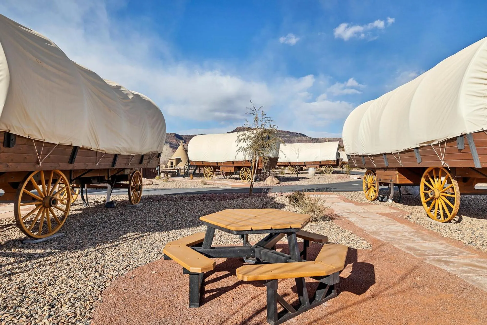 Zion White Bison Glamping & RV Resort