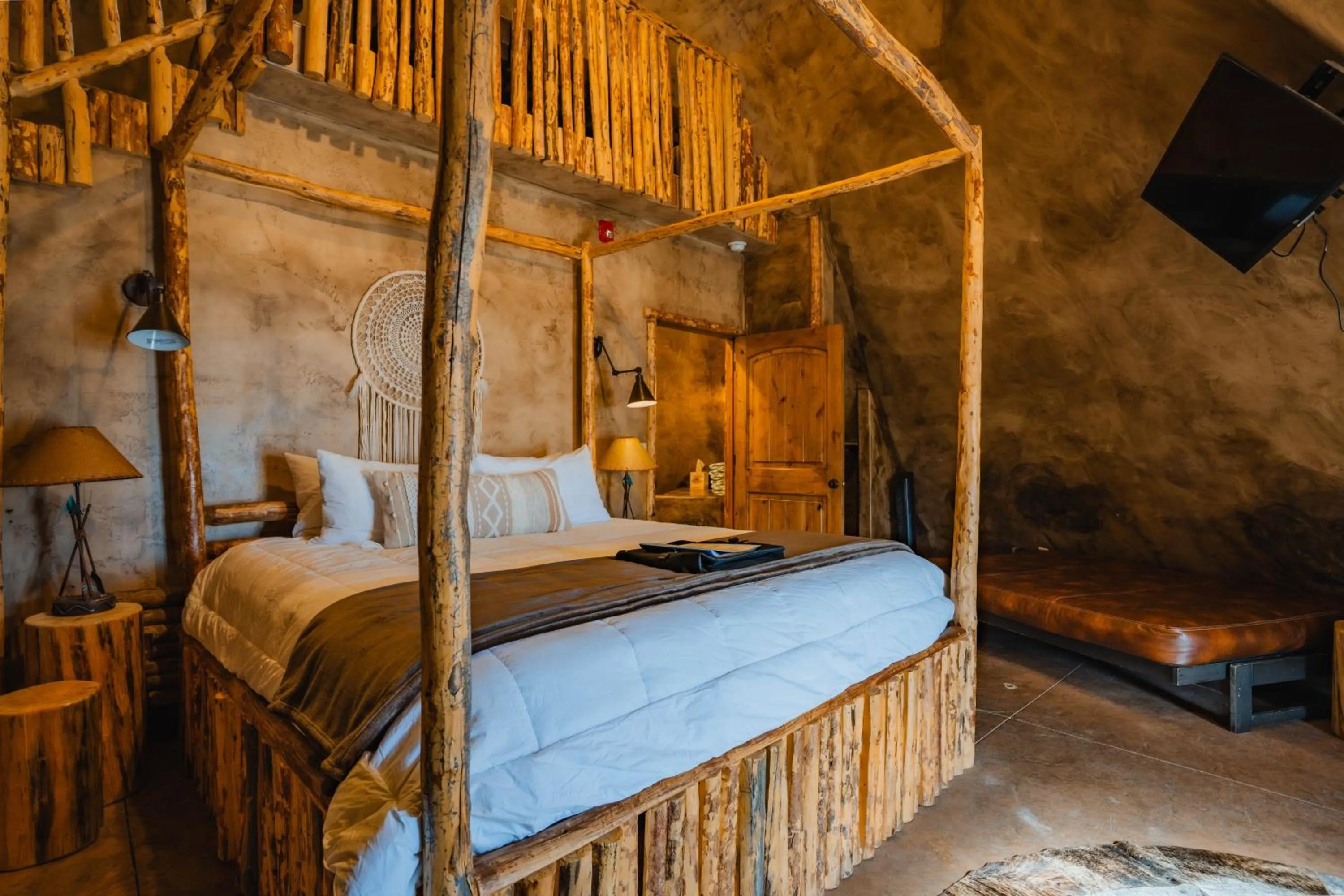 Bed in Zion White Bison Glamping & RV Resort