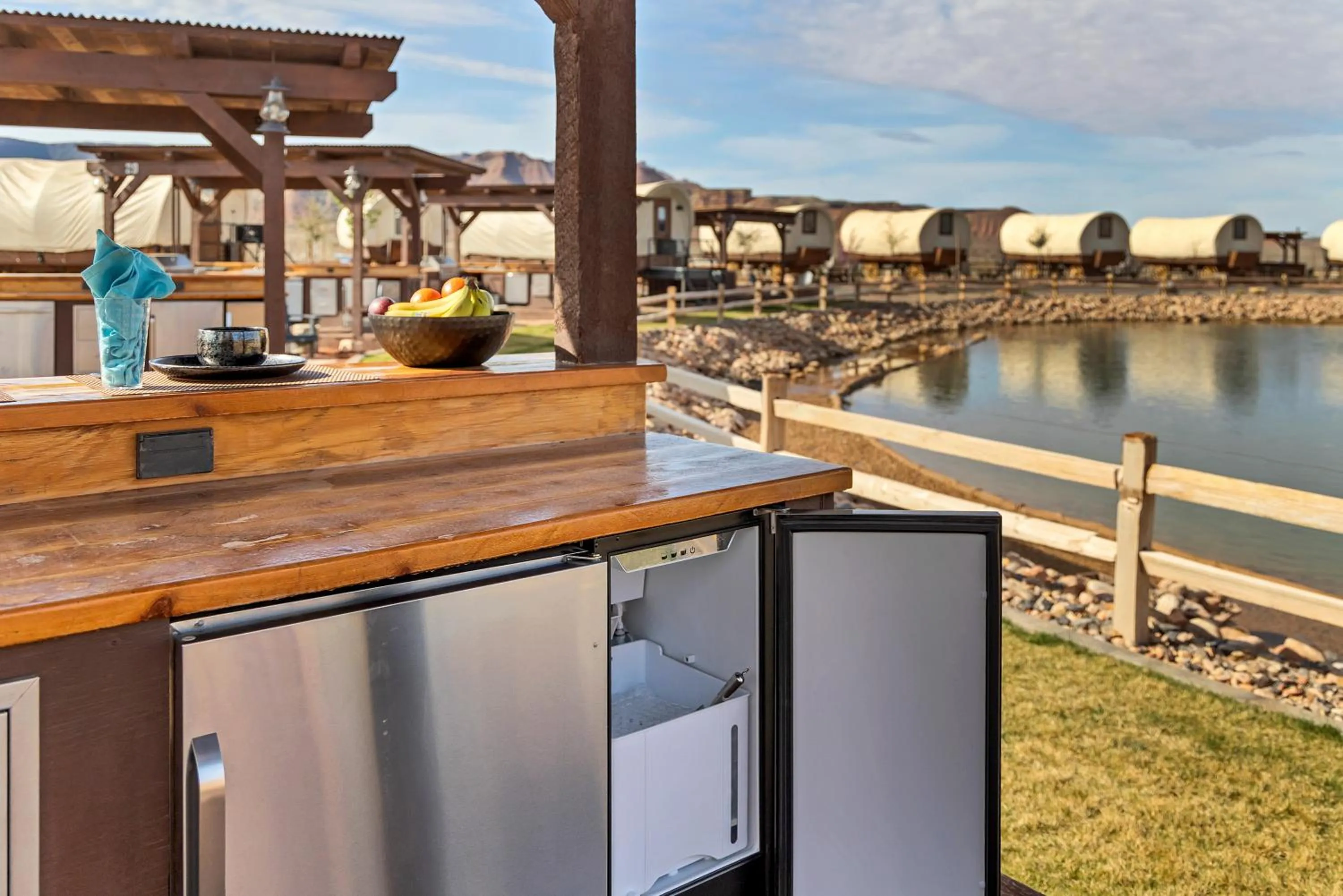 Kitchen or kitchenette in Zion White Bison Glamping & RV Resort