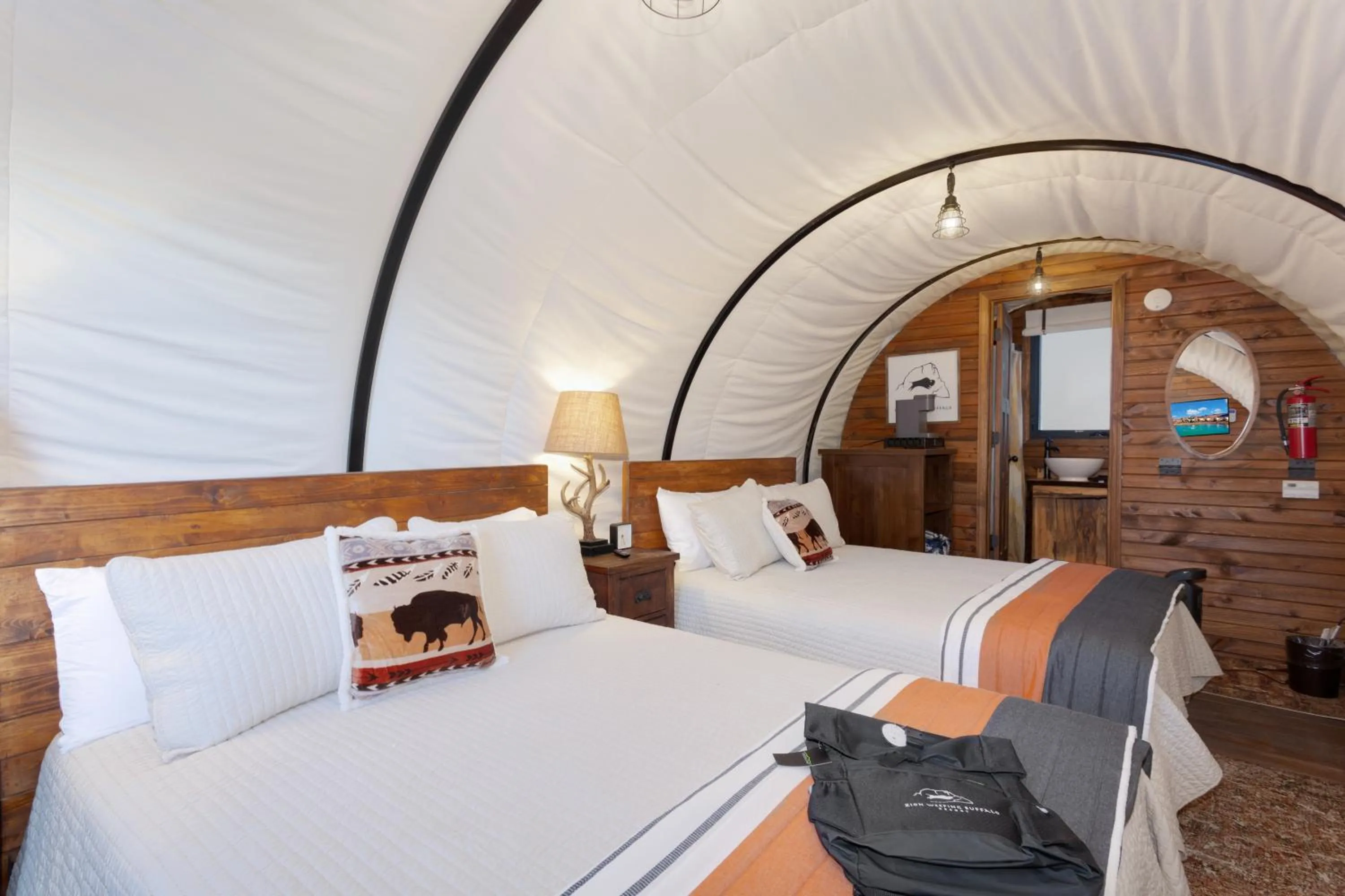 Bedroom, Bed in Zion White Bison Glamping & RV Resort
