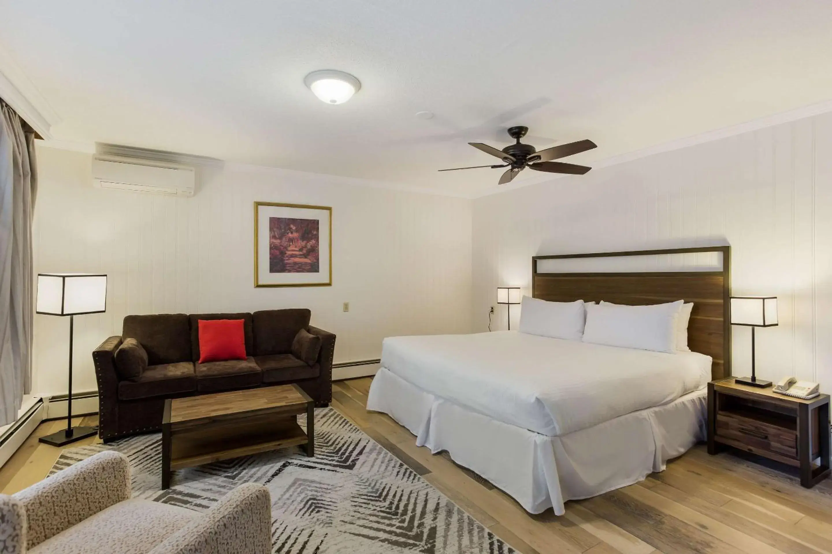 Bedroom, Bed in The Palmer House Resort, an Ascend Collection Hotel Bedroom, Bed in The Palmer House Resort, an Ascend Collection Hotel