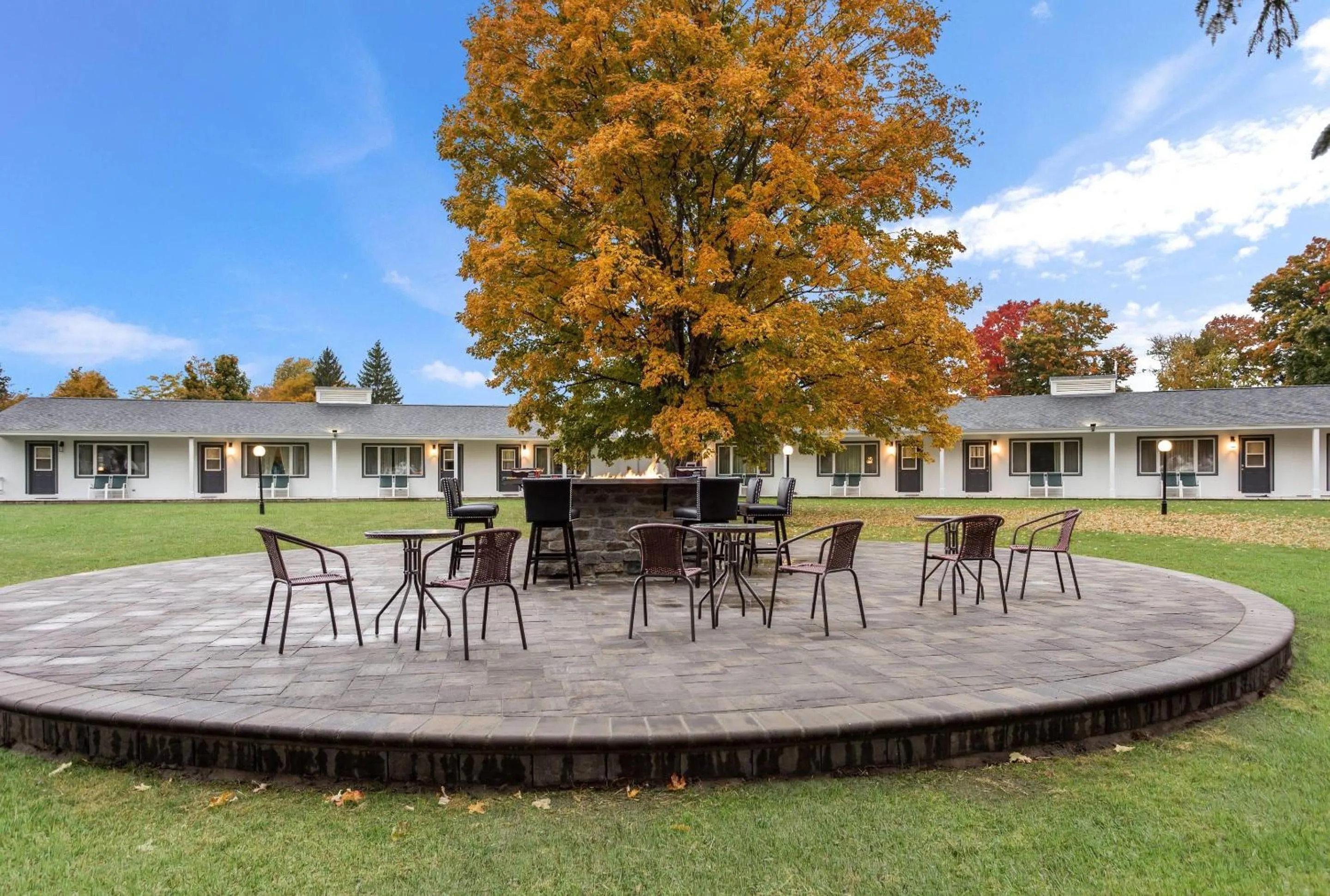 Swimming pool in The Palmer House Resort, an Ascend Collection Hotel