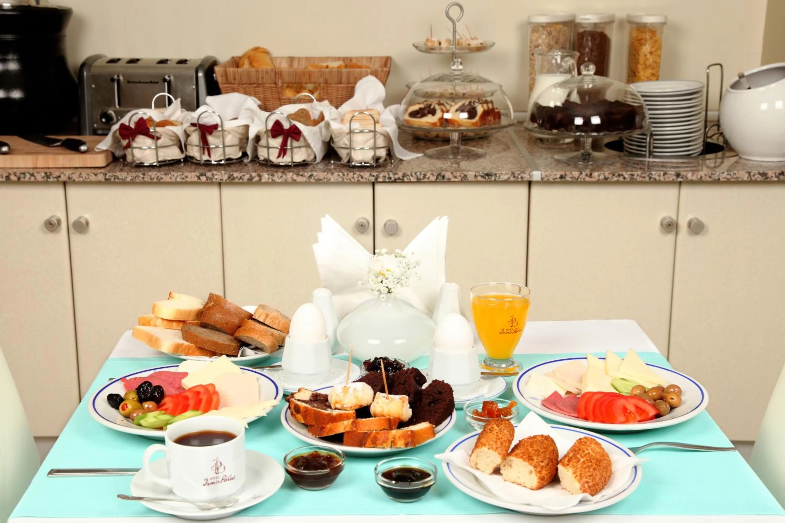 Food and drinks in Izmir Palas Hotel