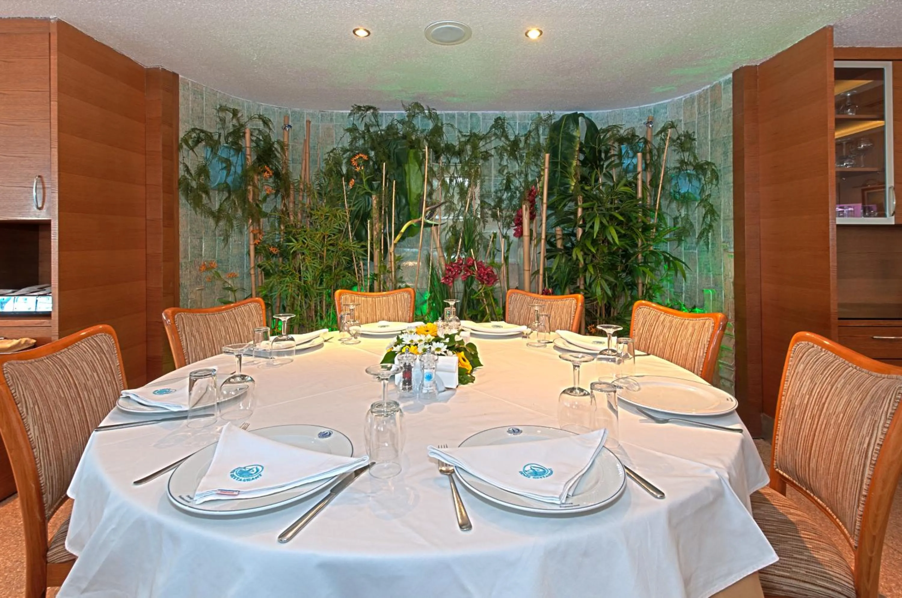 Restaurant/places to eat in Izmir Palas Hotel