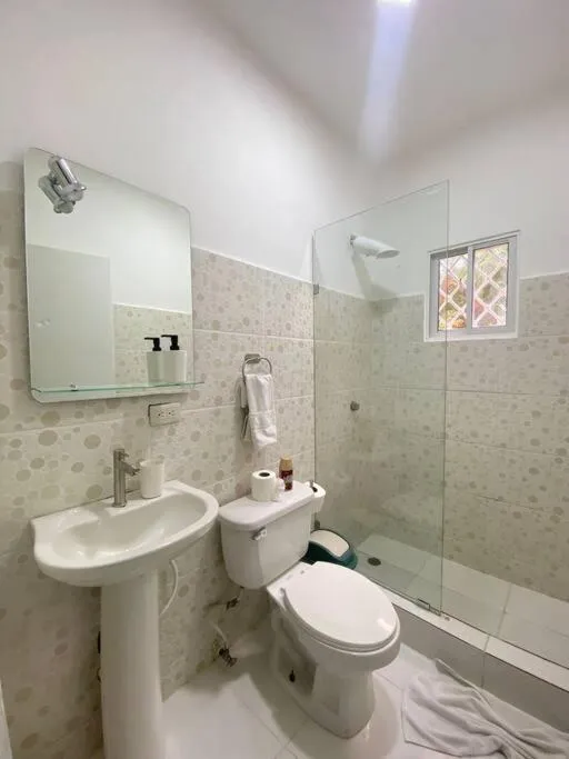 Bathroom in Apartamentos Melya cerca de la Playa Caleta