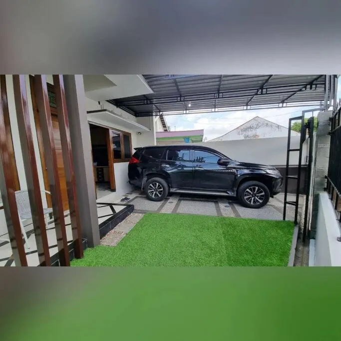 Property building in Oemah Wisata RinginSari -Full House, 5 Bed Rooms-