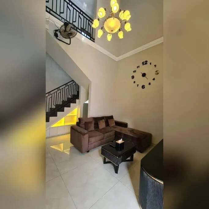 Living room in Oemah Wisata RinginSari -Full House, 5 Bed Rooms-