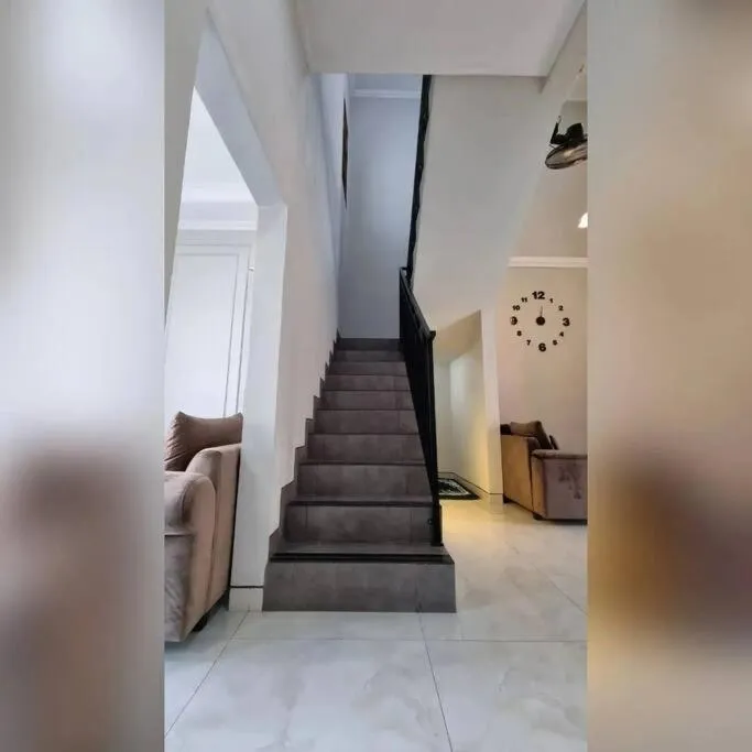 Living room in Oemah Wisata RinginSari -Full House, 5 Bed Rooms-