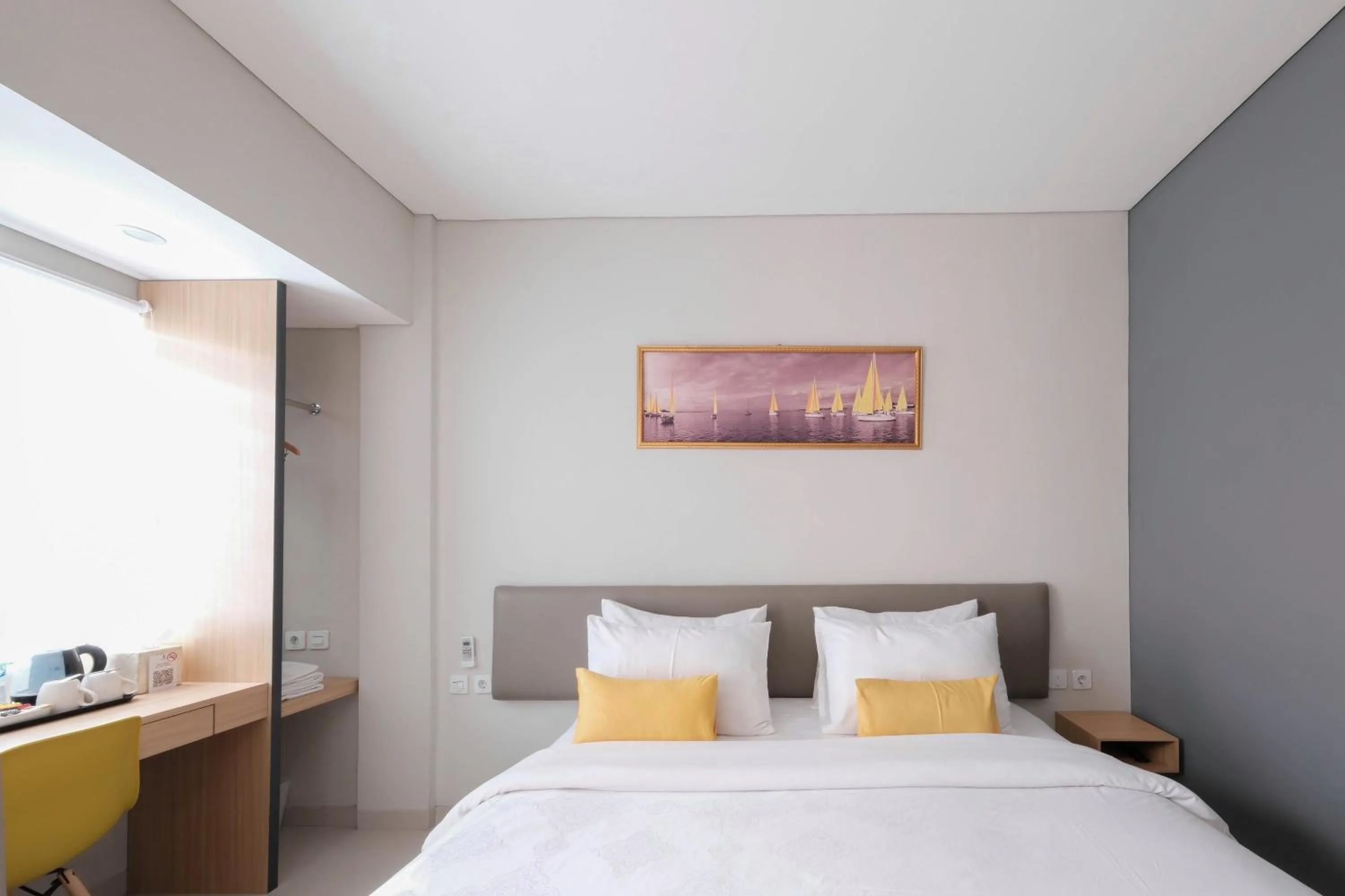 Property building, Bed in S101 Hotels