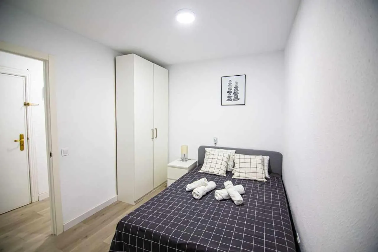 Apartamento con balcón cerca María Zambrano