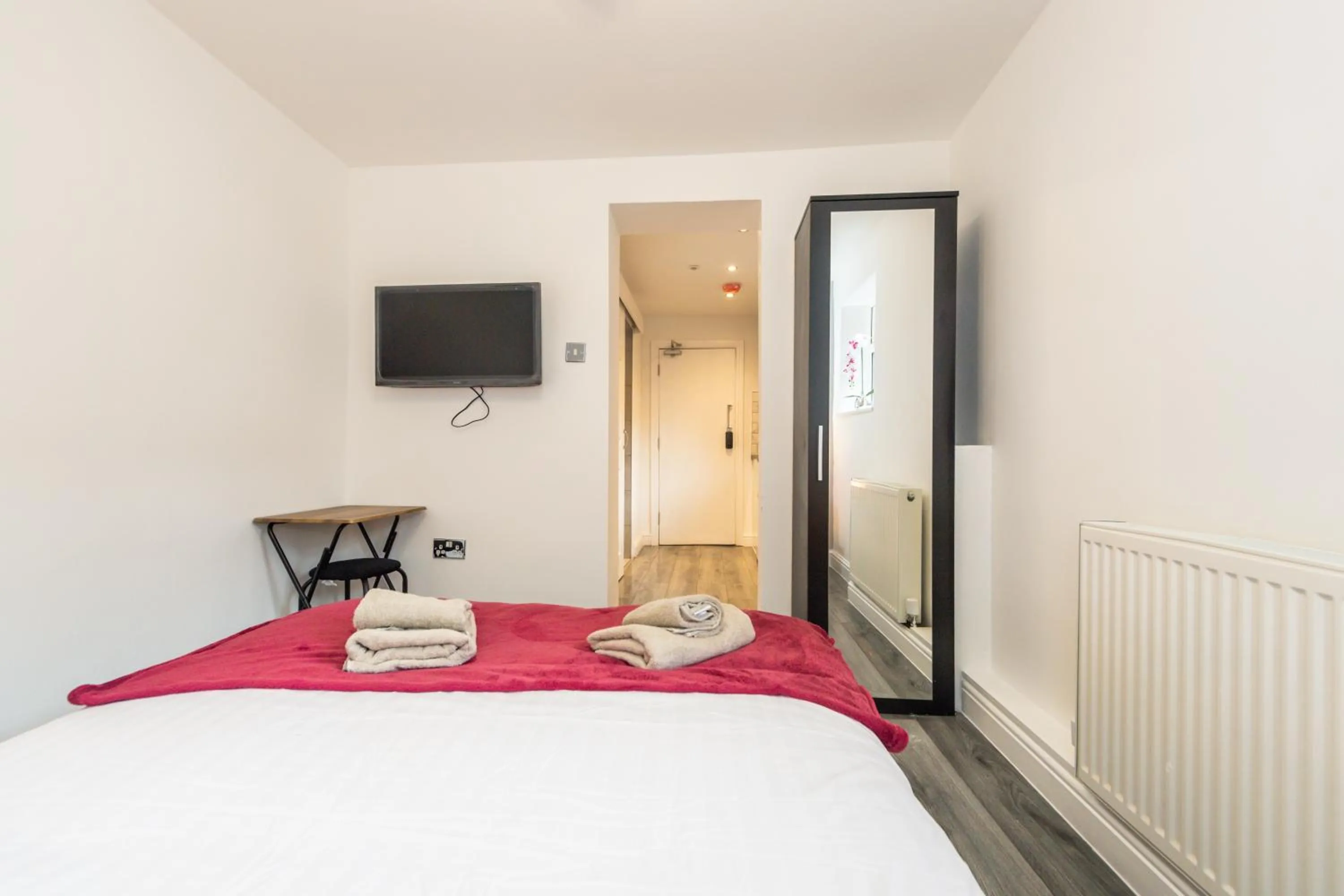 Bedroom, Bed in Five Seasons Liverpool City - Modern Studios near Anfield